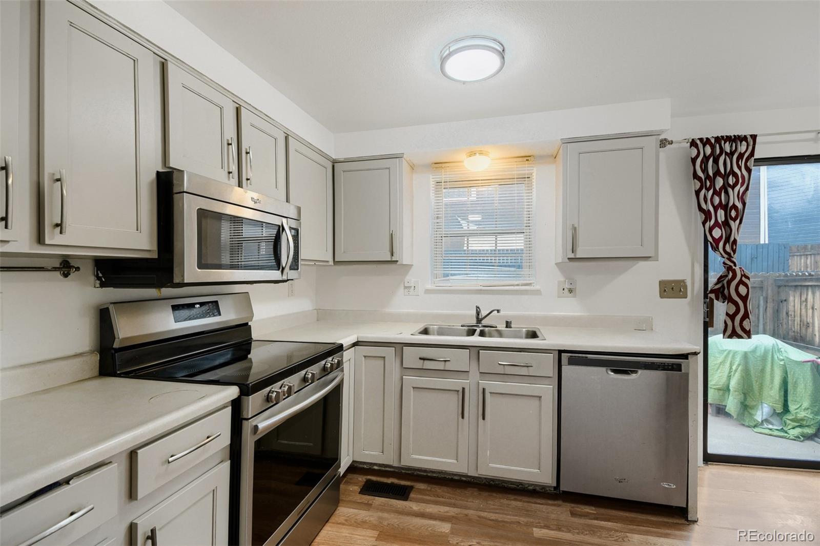 MLS Image #4 for 1751  norfolk street b,aurora, Colorado