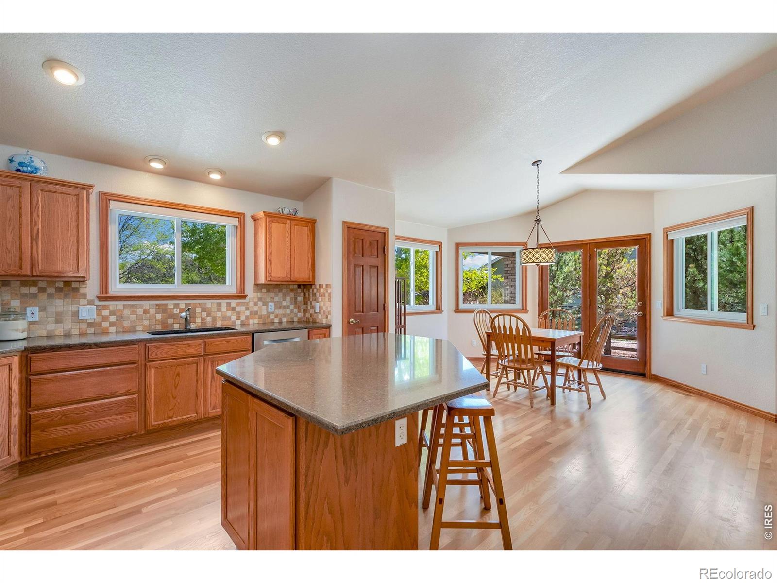 MLS Image #15 for 2177  burbank street,berthoud, Colorado