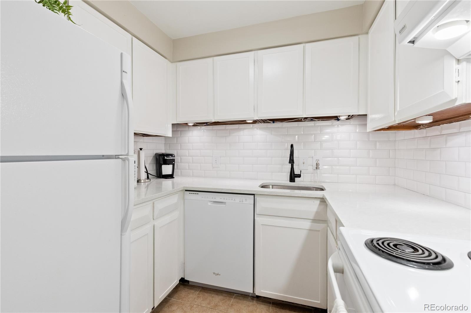 MLS Image #6 for 1260  york street 208,denver, Colorado