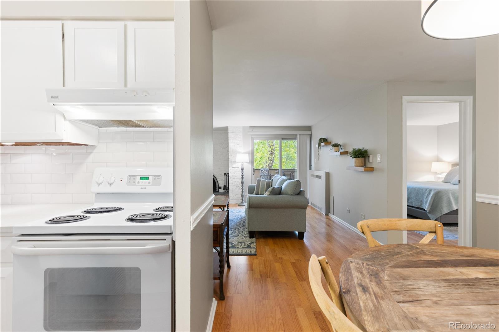 MLS Image #8 for 1260  york street 208,denver, Colorado