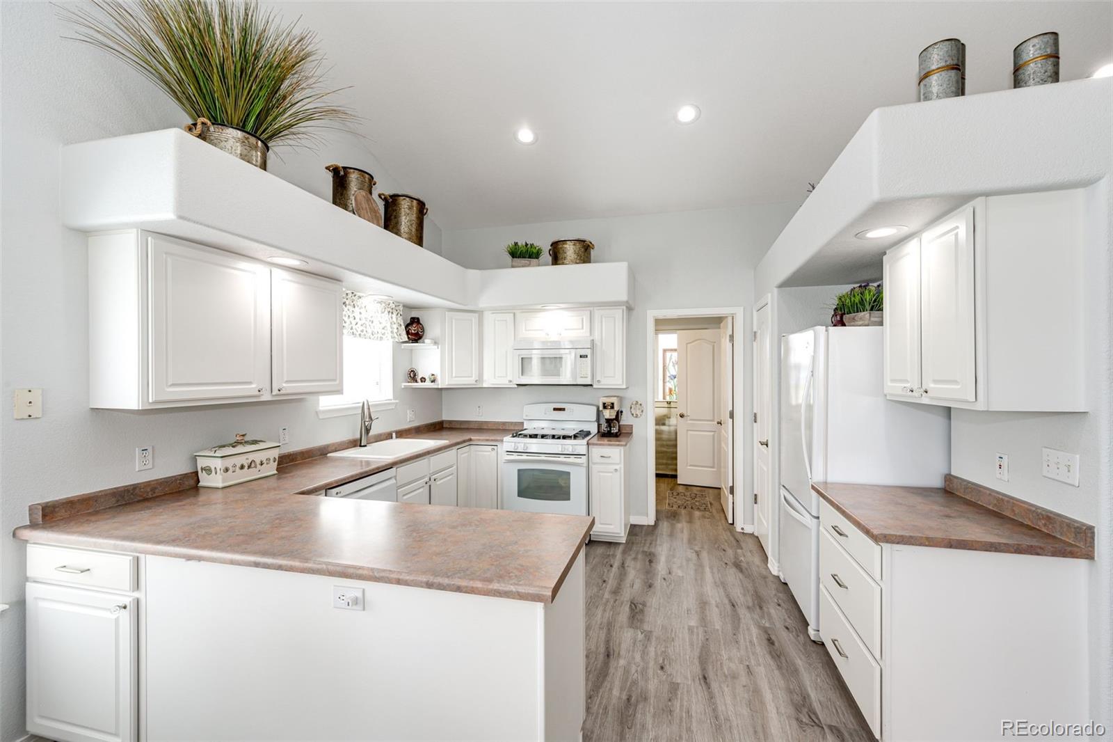 MLS Image #11 for 57469 e 42nd court,strasburg, Colorado