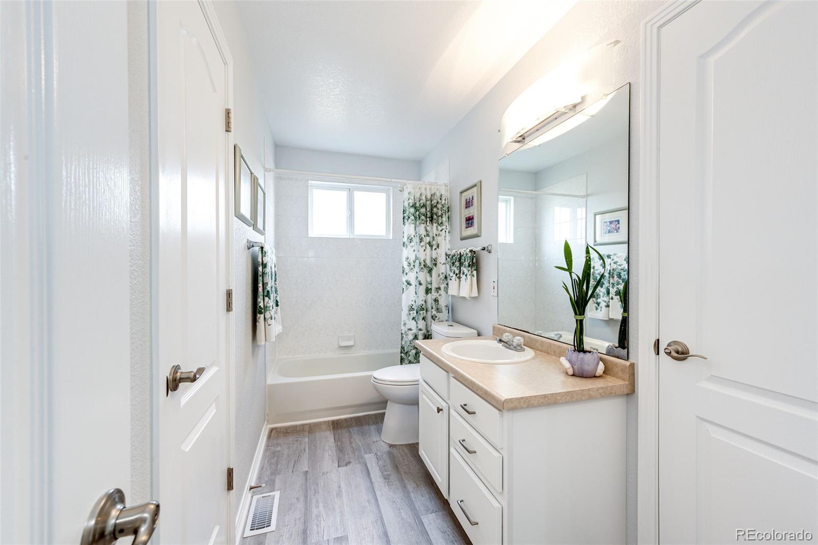 MLS Image #23 for 57469 e 42nd court,strasburg, Colorado