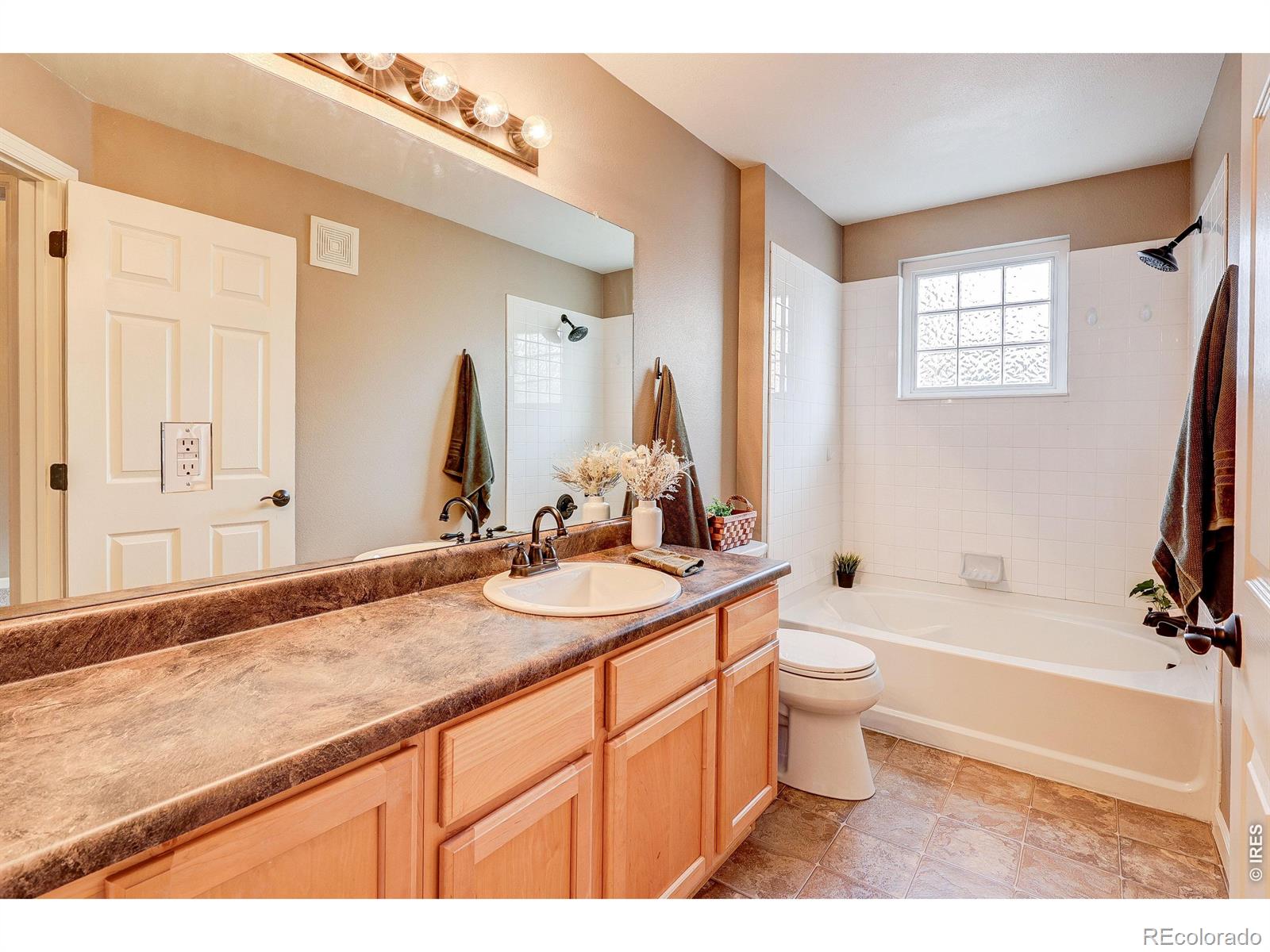 MLS Image #16 for 810  lucca drive,evans, Colorado