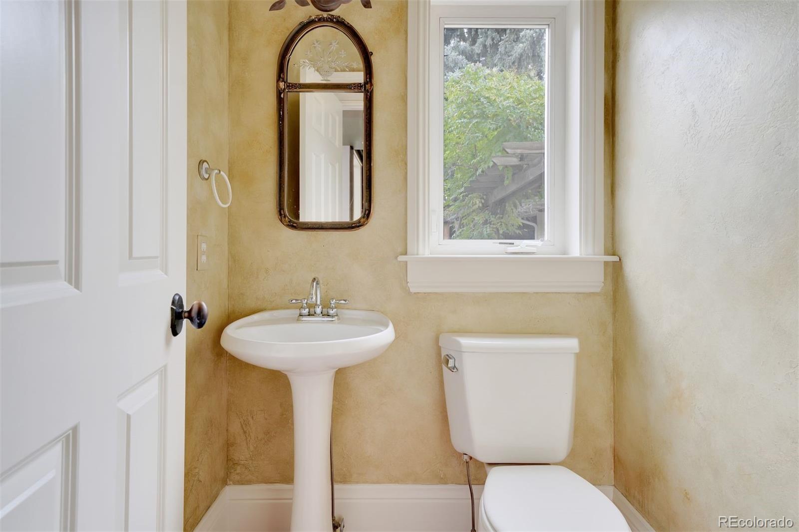 MLS Image #17 for 8351 e iowa drive,denver, Colorado
