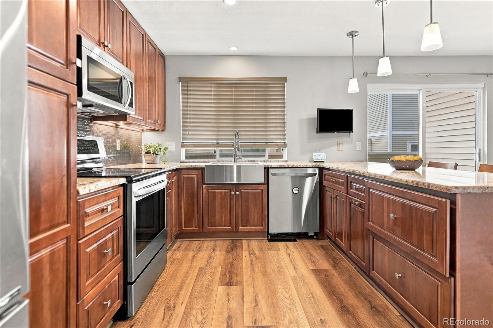 MLS Image #10 for 1050 s monaco street parkway,denver, Colorado