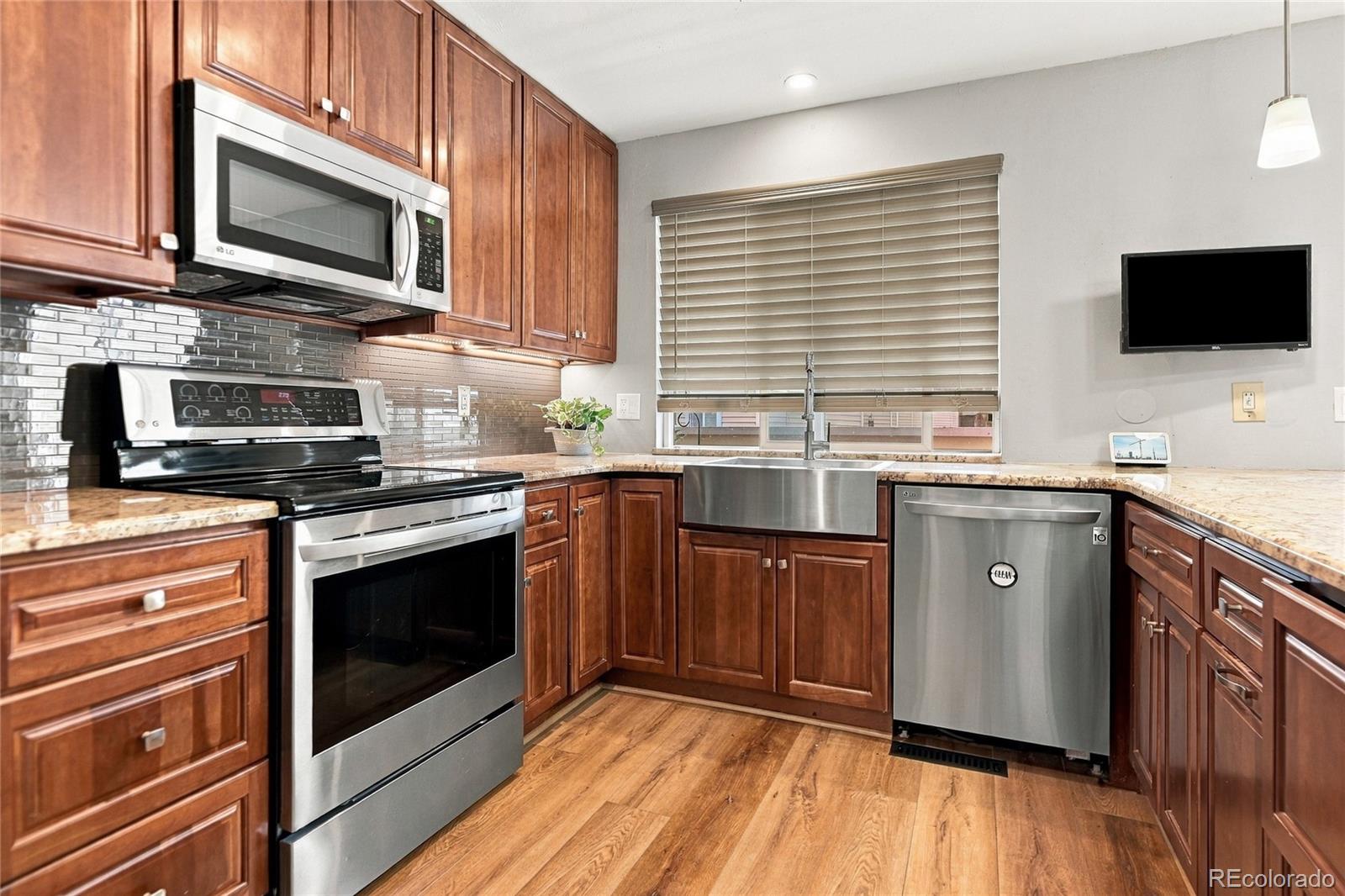 MLS Image #11 for 1050 s monaco street parkway,denver, Colorado