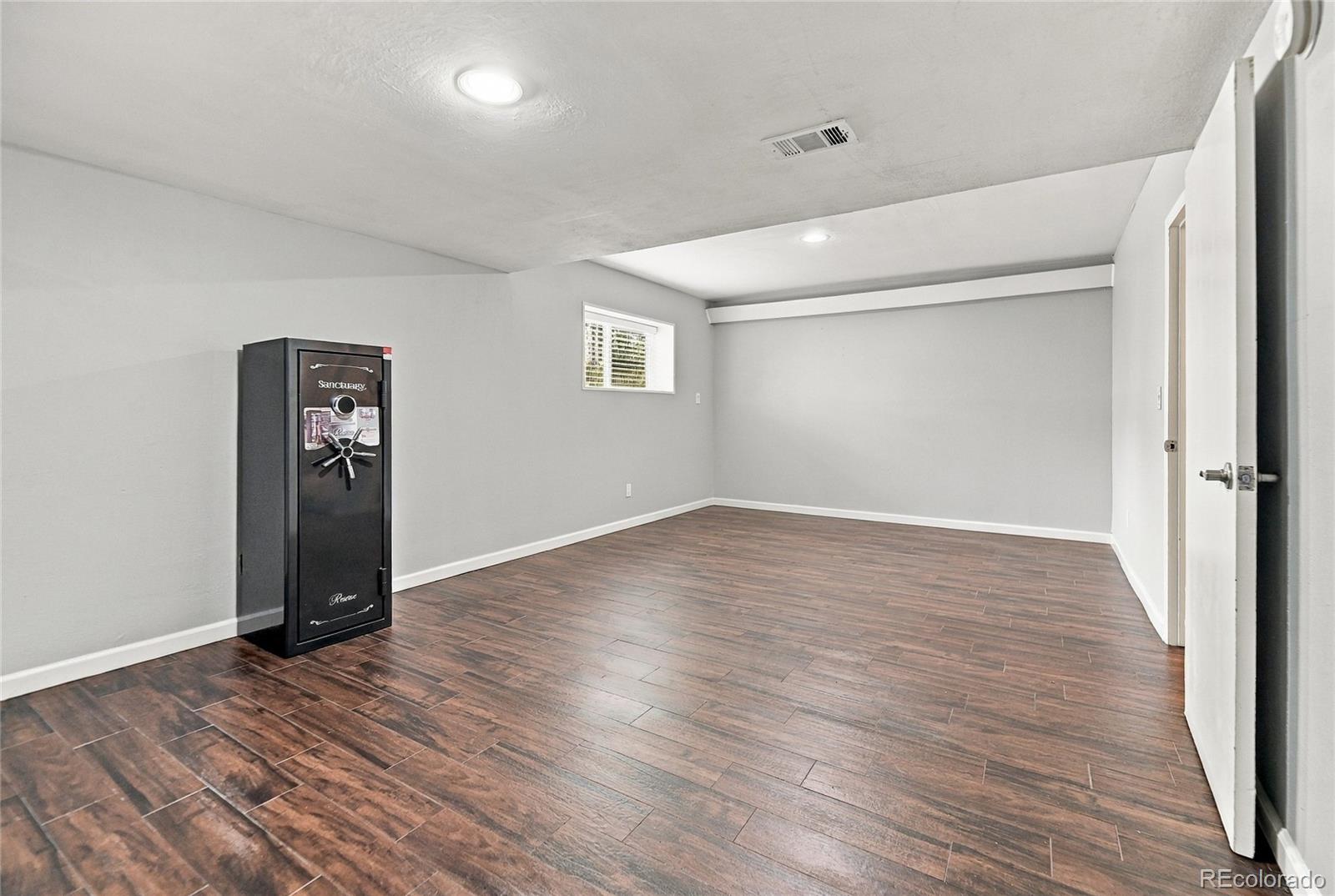 MLS Image #31 for 1050 s monaco street parkway,denver, Colorado