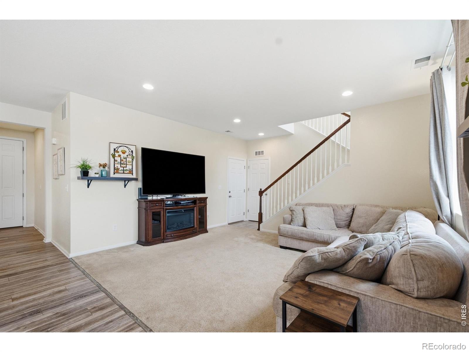 MLS Image #3 for 1617  northcroft drive,windsor, Colorado