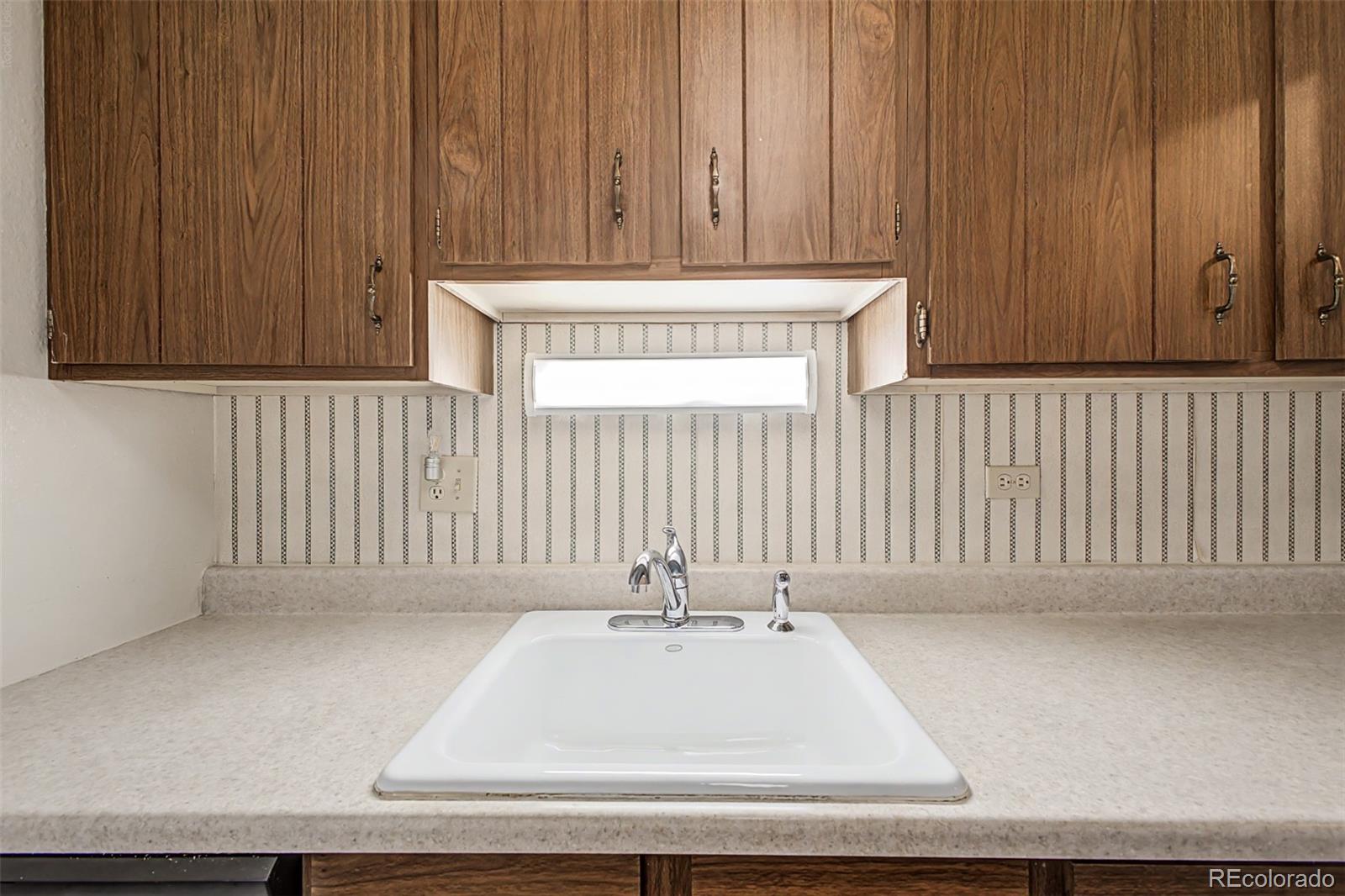 MLS Image #5 for 8060 e girard avenue 704,denver, Colorado