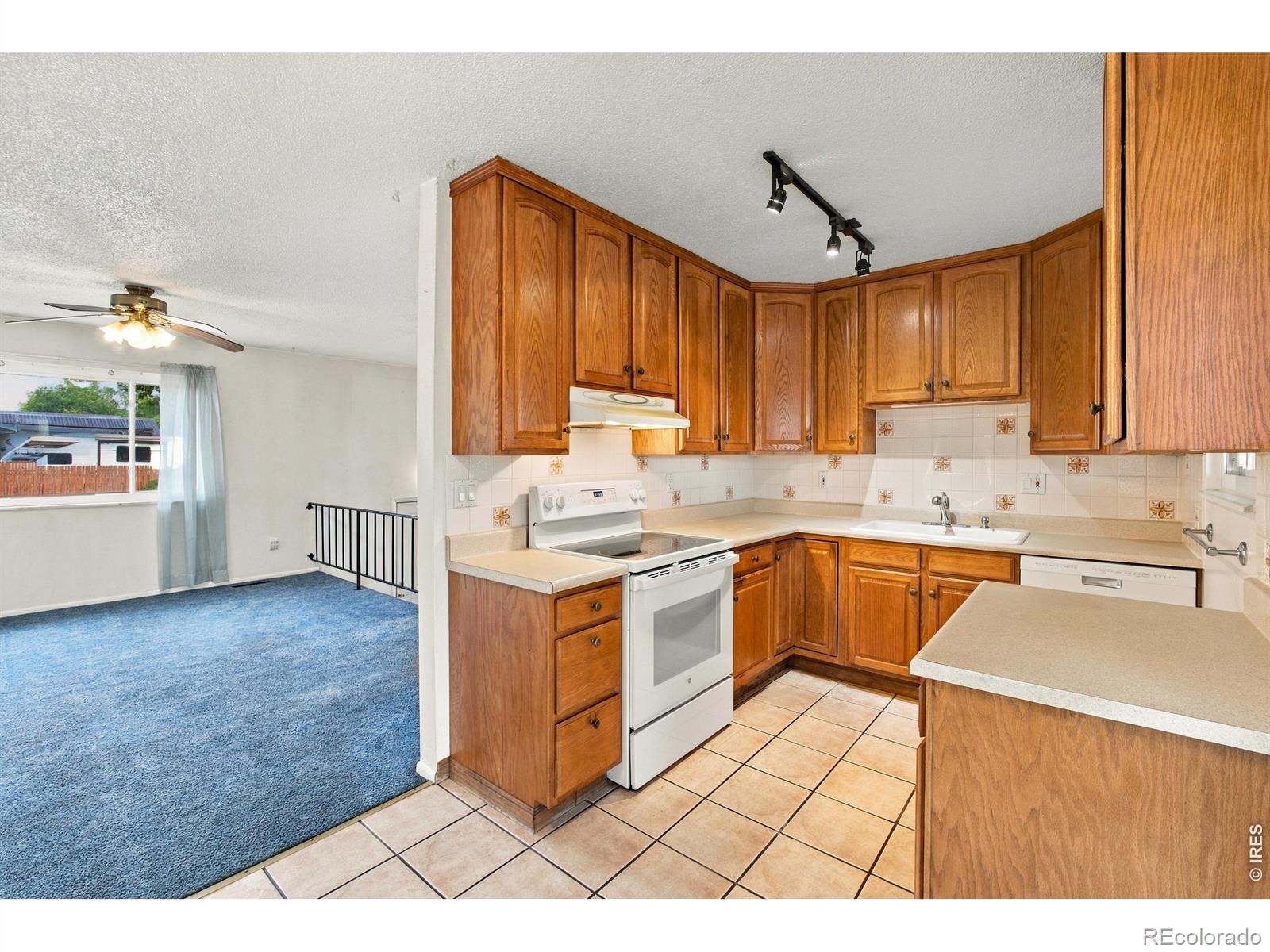 MLS Image #11 for 3346  19th st rd,greeley, Colorado