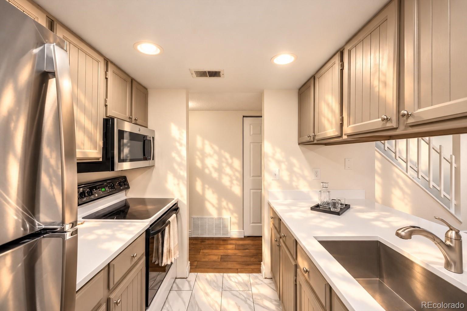 MLS Image #4 for 1782 s trenton street 6,denver, Colorado