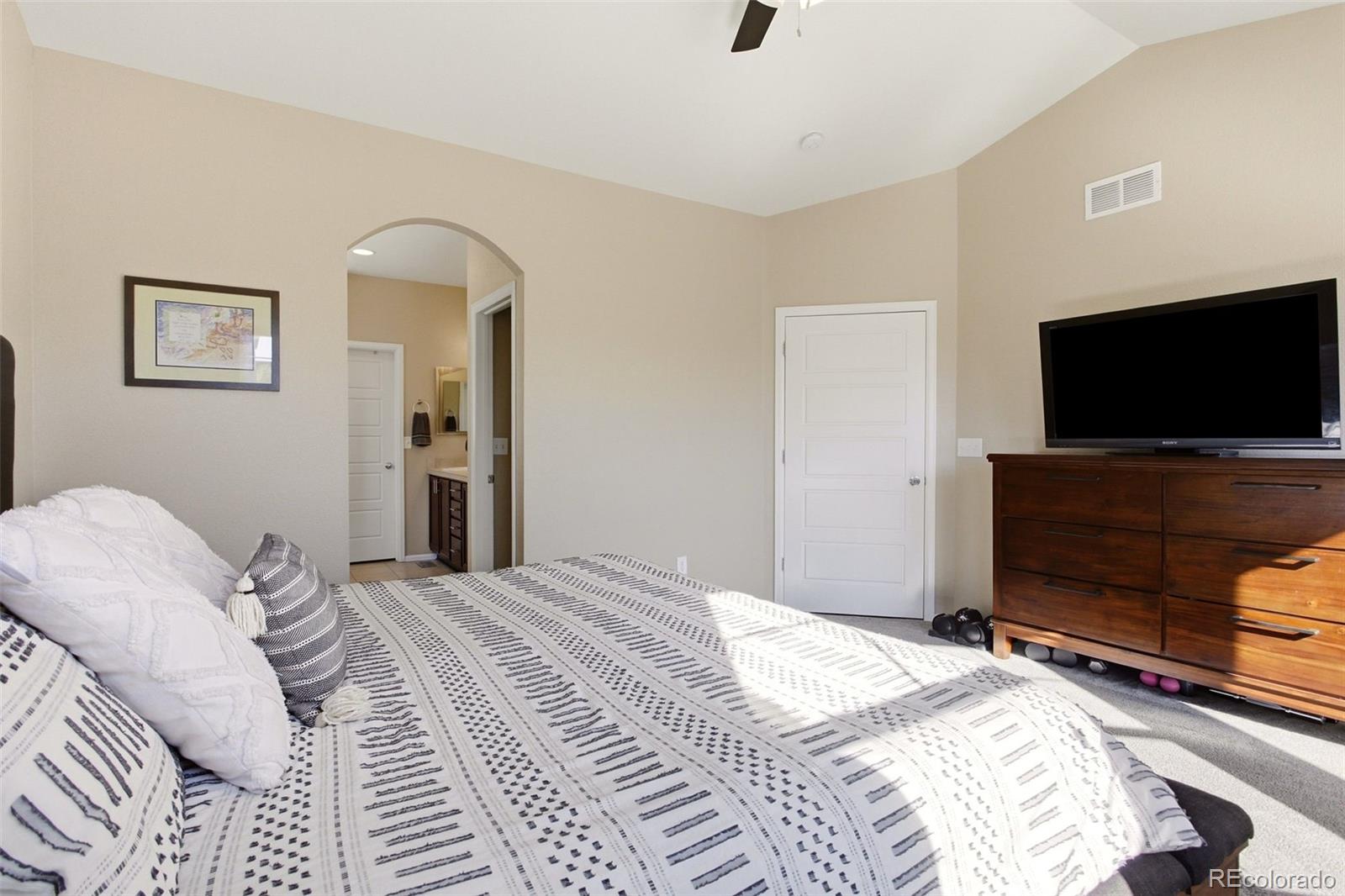 MLS Image #9 for 22575 e union circle,aurora, Colorado