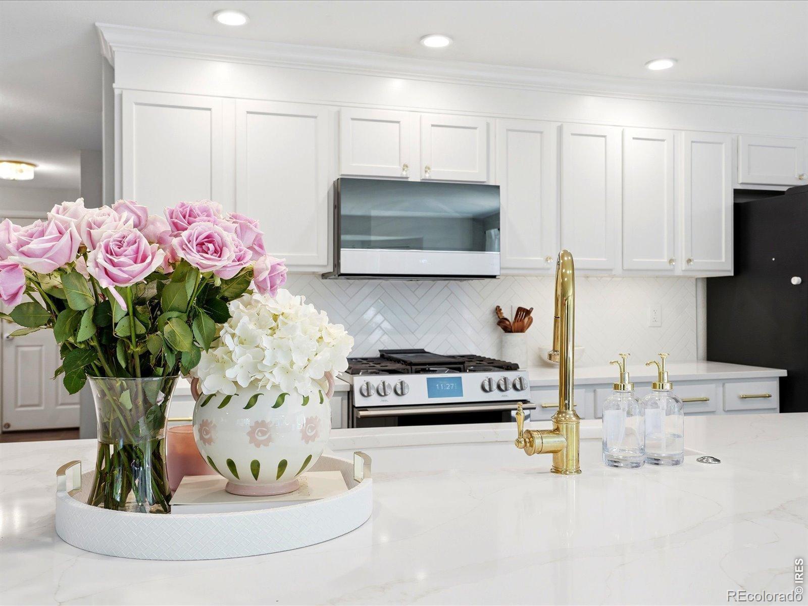 MLS Image #6 for 10974 w 54th lane,arvada, Colorado