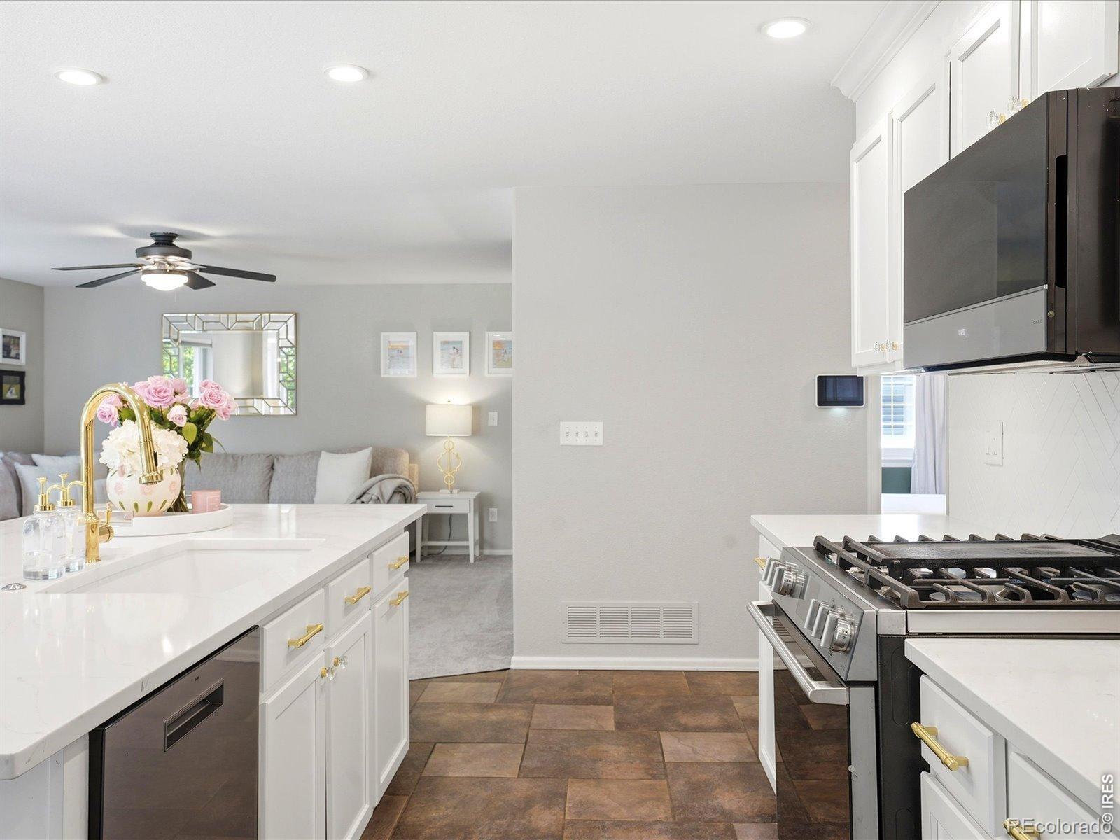 MLS Image #8 for 10974 w 54th lane,arvada, Colorado