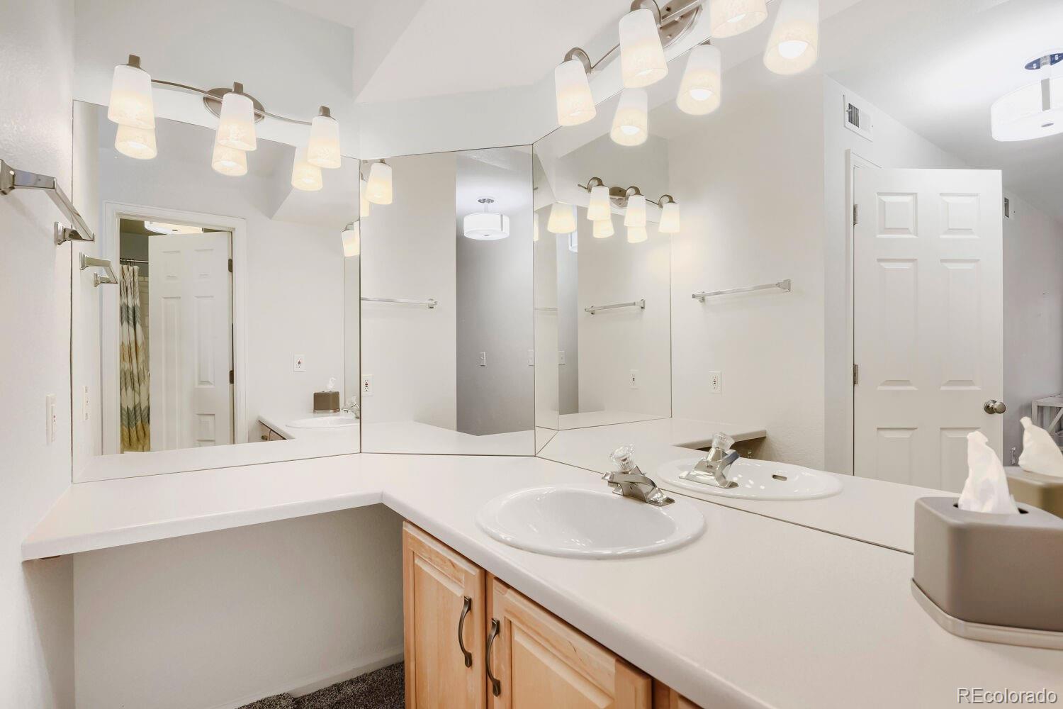 MLS Image #14 for 9150 e arbor circle,englewood, Colorado