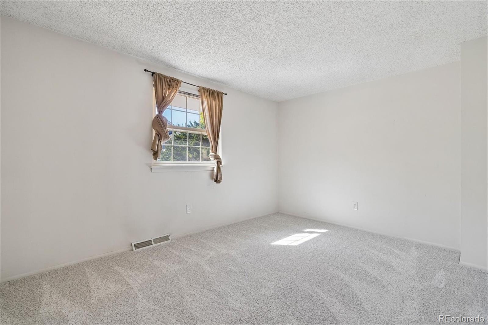 MLS Image #16 for 7002 s knolls way,centennial, Colorado
