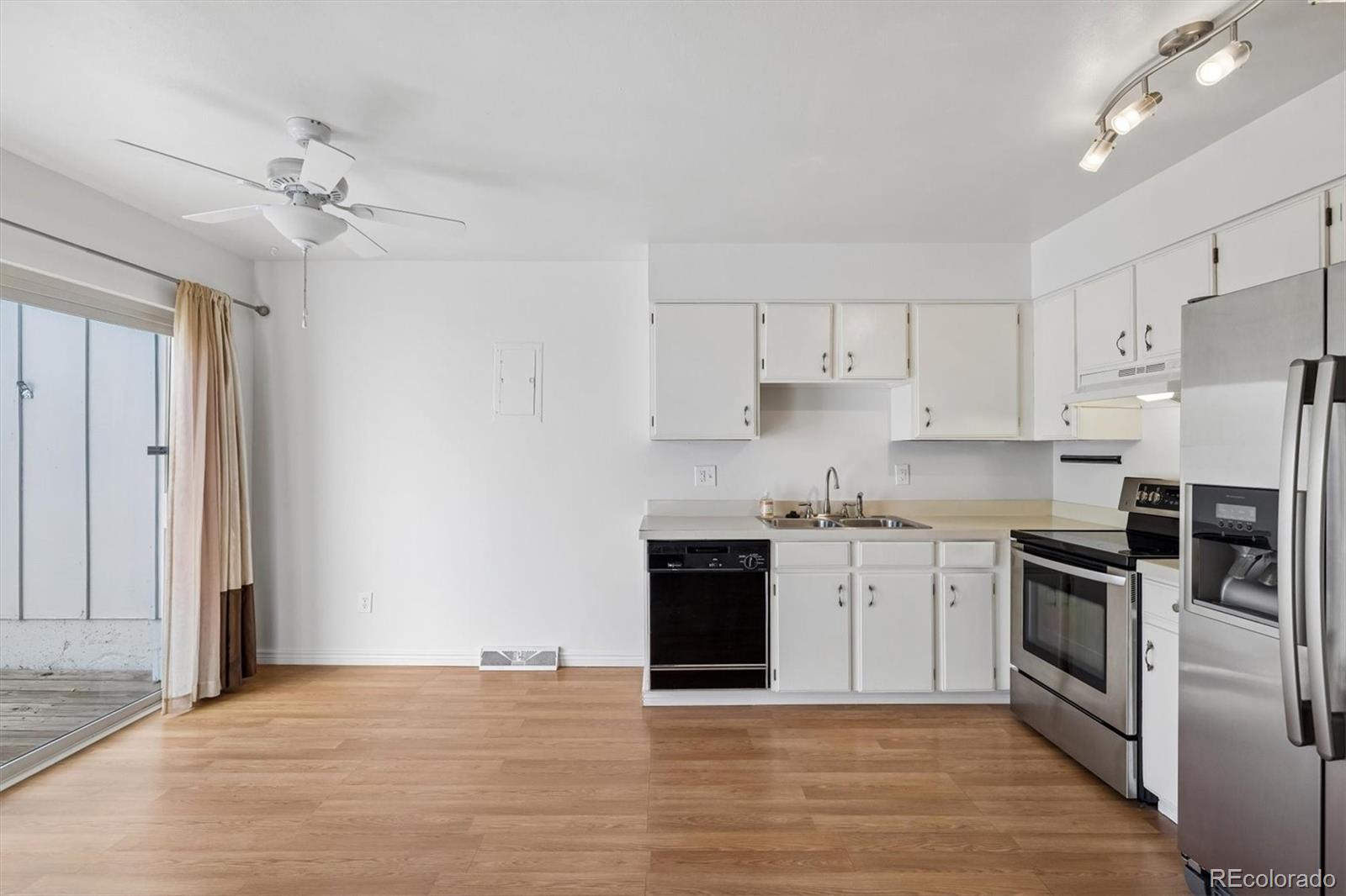 MLS Image #6 for 7002 s knolls way,centennial, Colorado