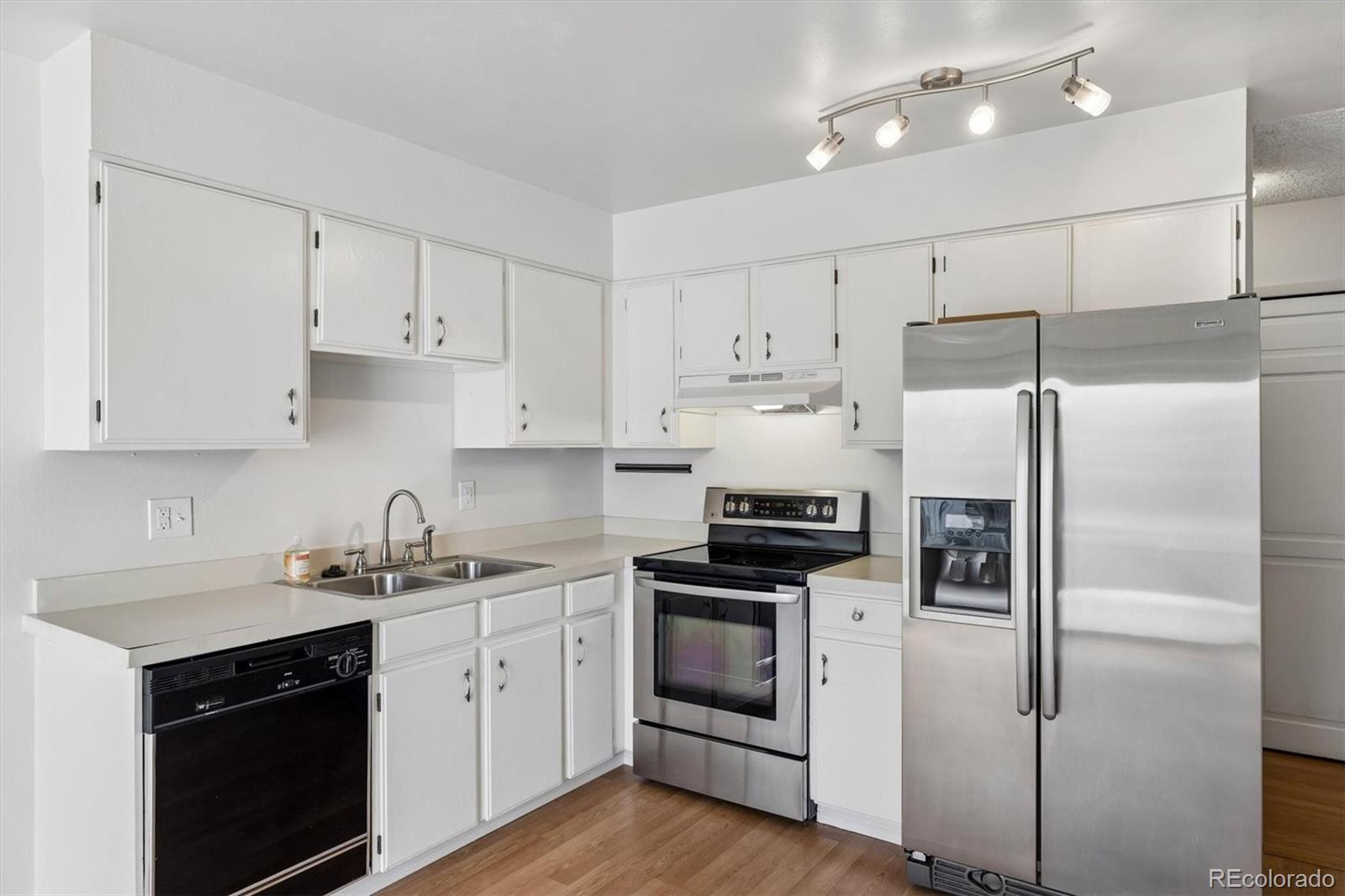 MLS Image #7 for 7002 s knolls way,centennial, Colorado