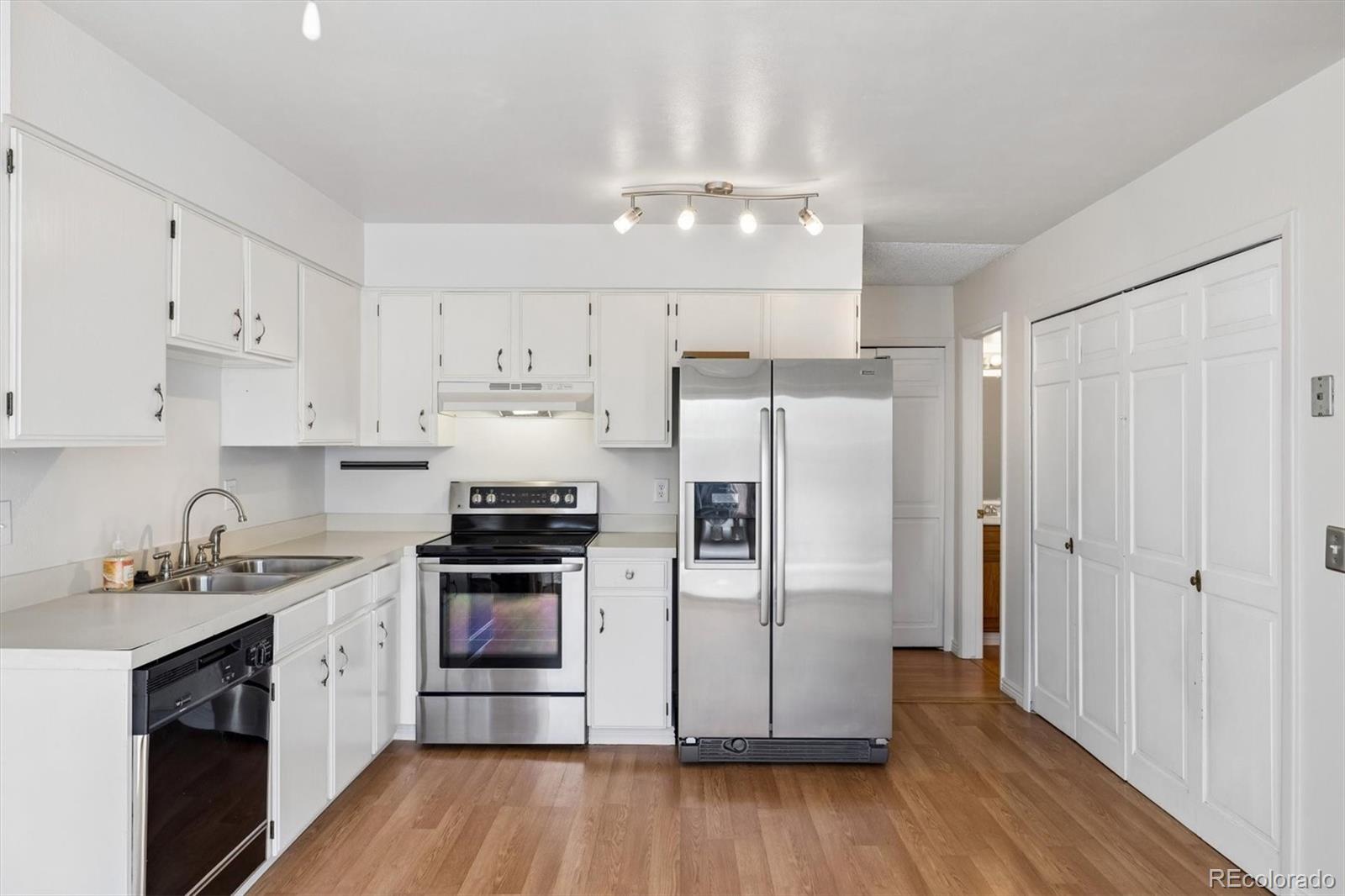 MLS Image #8 for 7002 s knolls way,centennial, Colorado