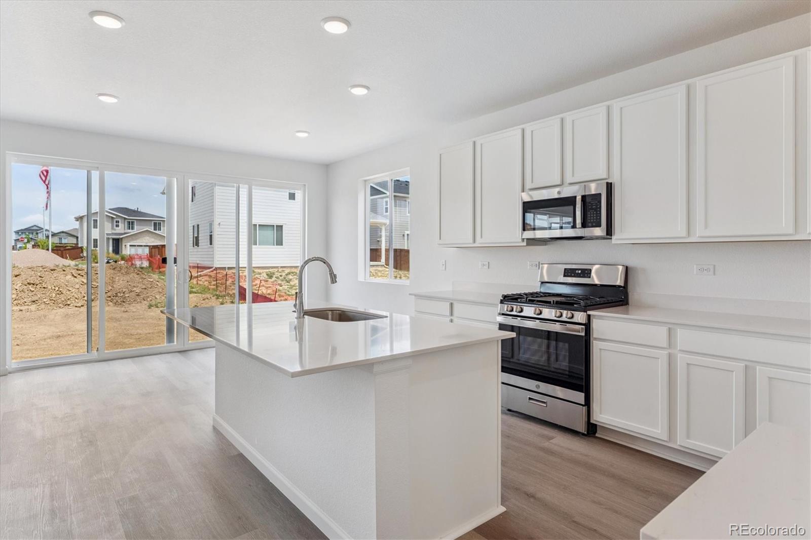 MLS Image #3 for 4615  sugar beet street,johnstown, Colorado