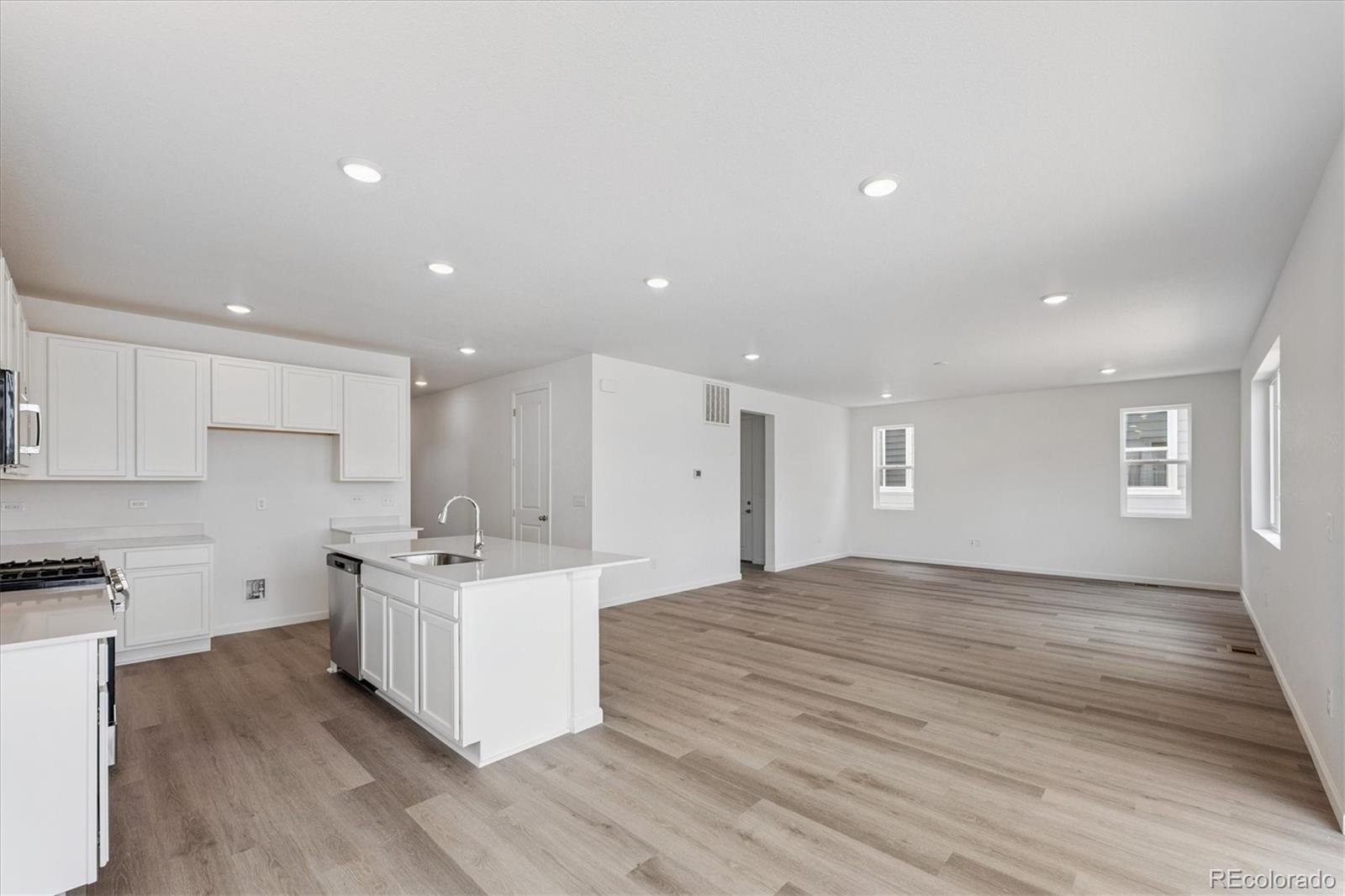MLS Image #7 for 4615  sugar beet street,johnstown, Colorado