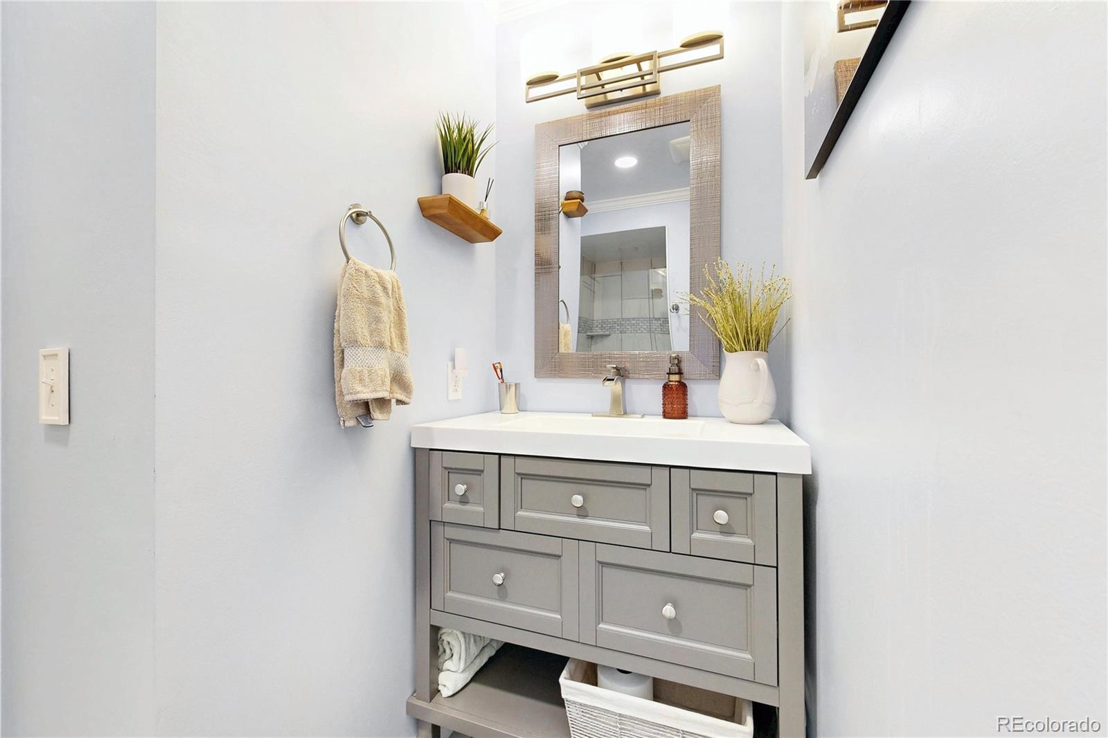 MLS Image #26 for 668 s jasmine way,denver, Colorado