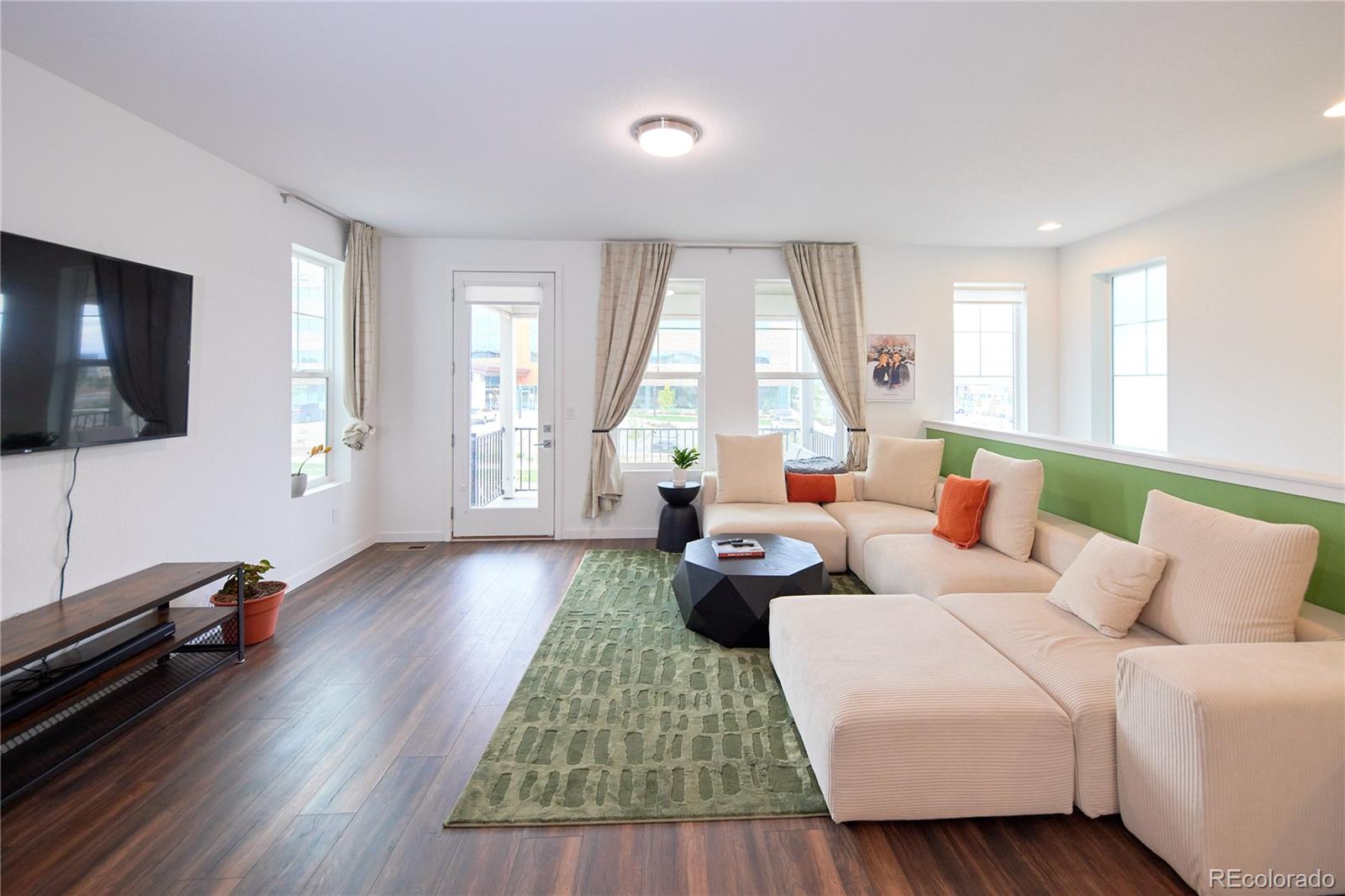 MLS Image #5 for 9025  southurst street,highlands ranch, Colorado
