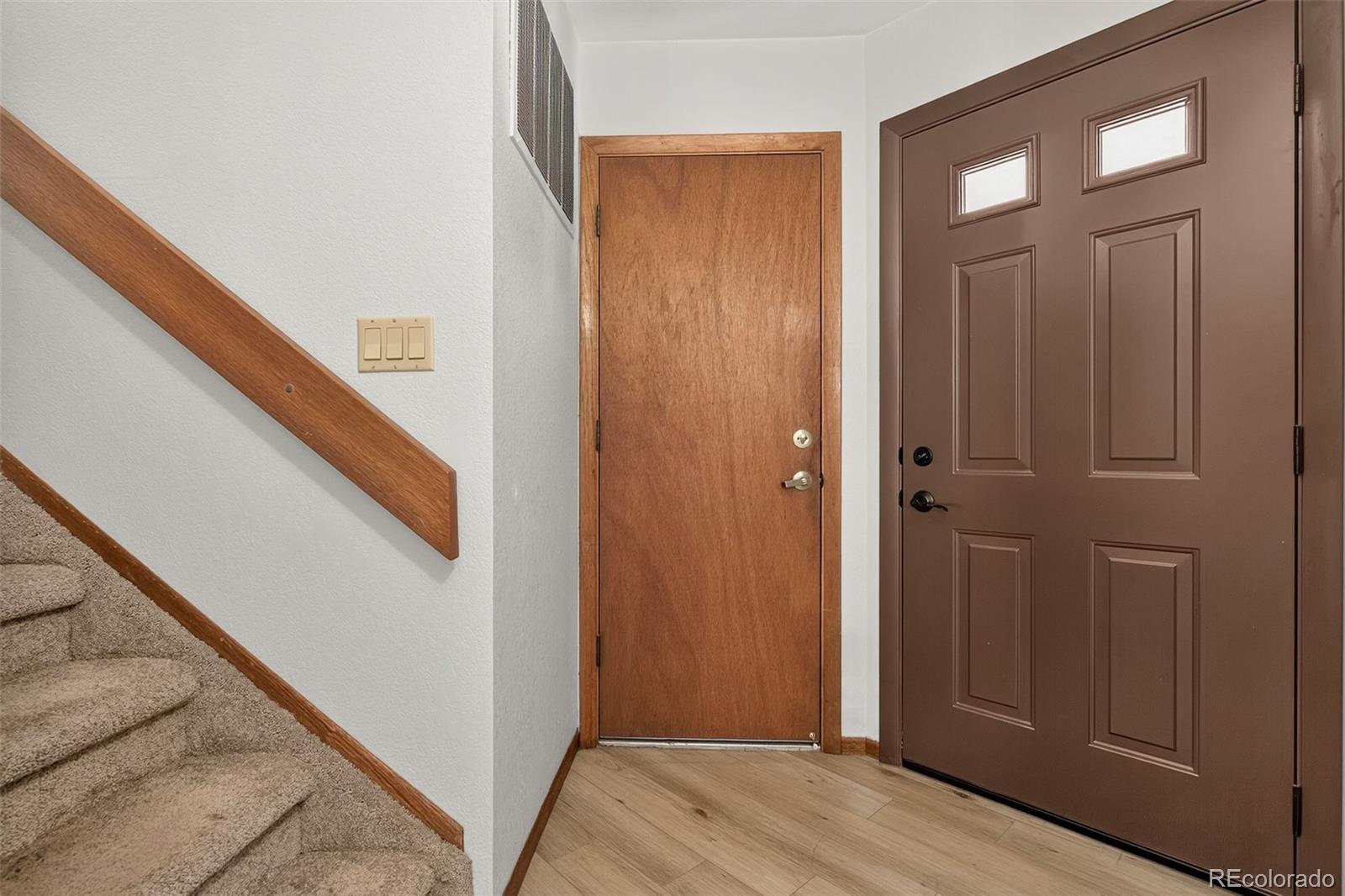 MLS Image #4 for 102  creekside lane,colorado springs, Colorado