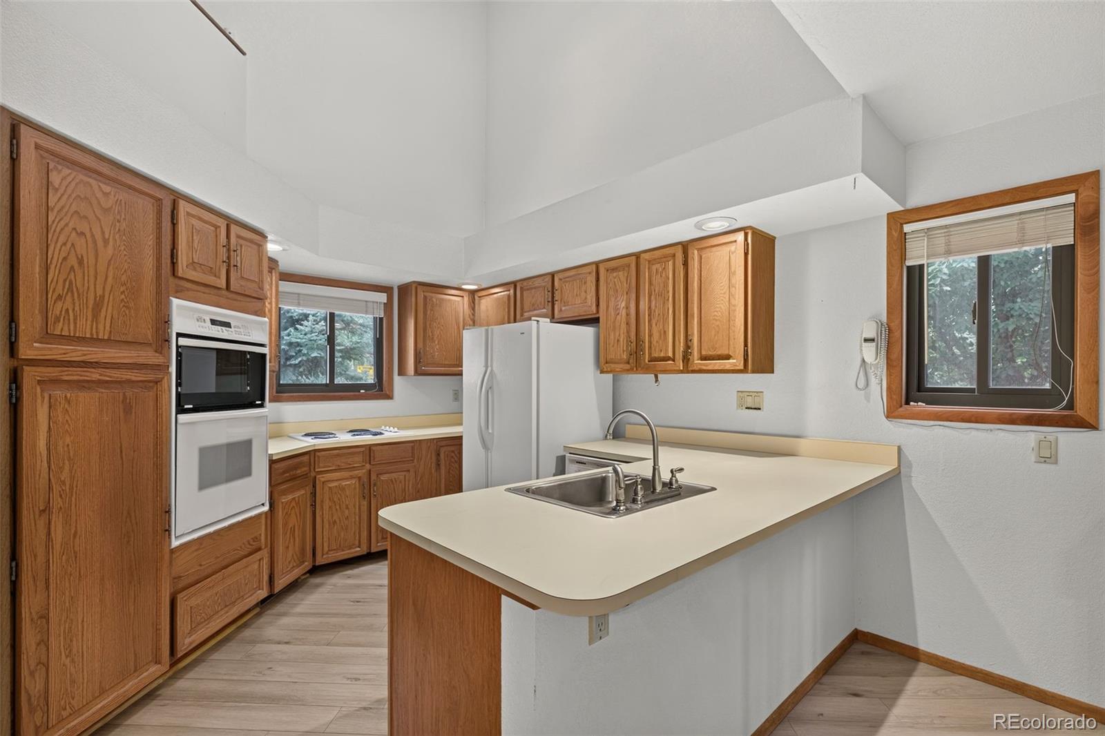 MLS Image #8 for 102  creekside lane,colorado springs, Colorado