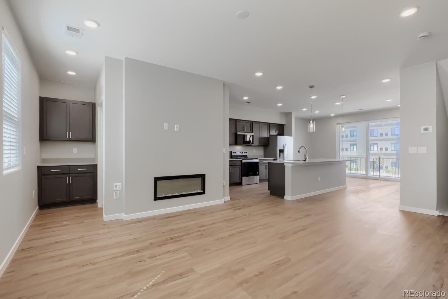 MLS Image #11 for 9200 e 47th avenue,denver, Colorado