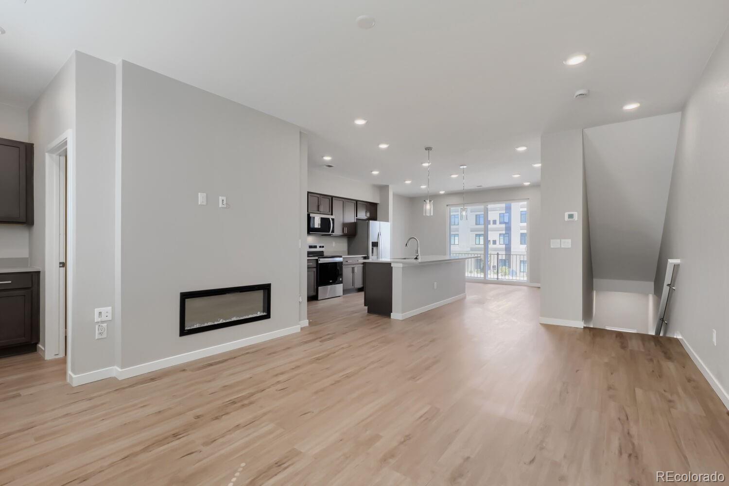 MLS Image #9 for 9200 e 47th avenue,denver, Colorado