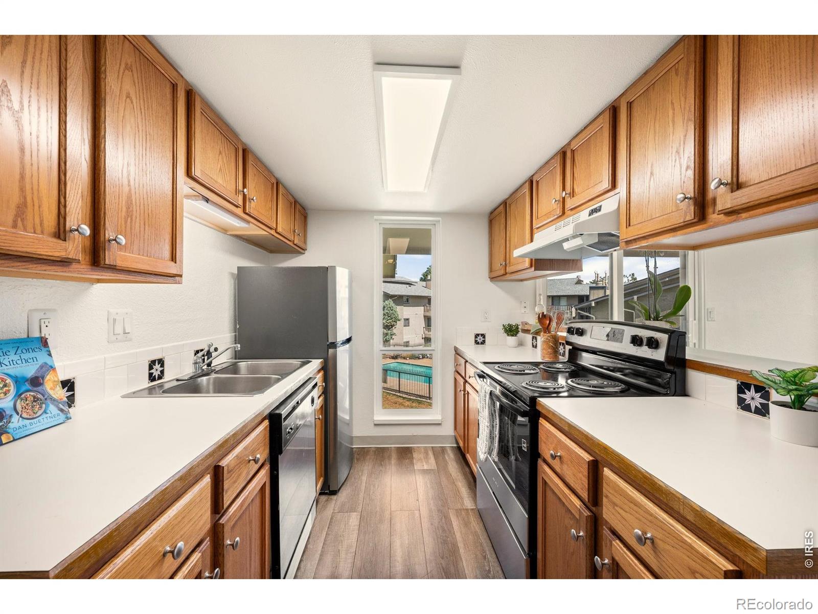 MLS Image #8 for 645  manhattan place,boulder, Colorado
