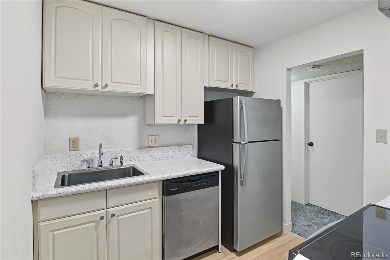 MLS Image #3 for 6800 e tennessee avenue,denver, Colorado