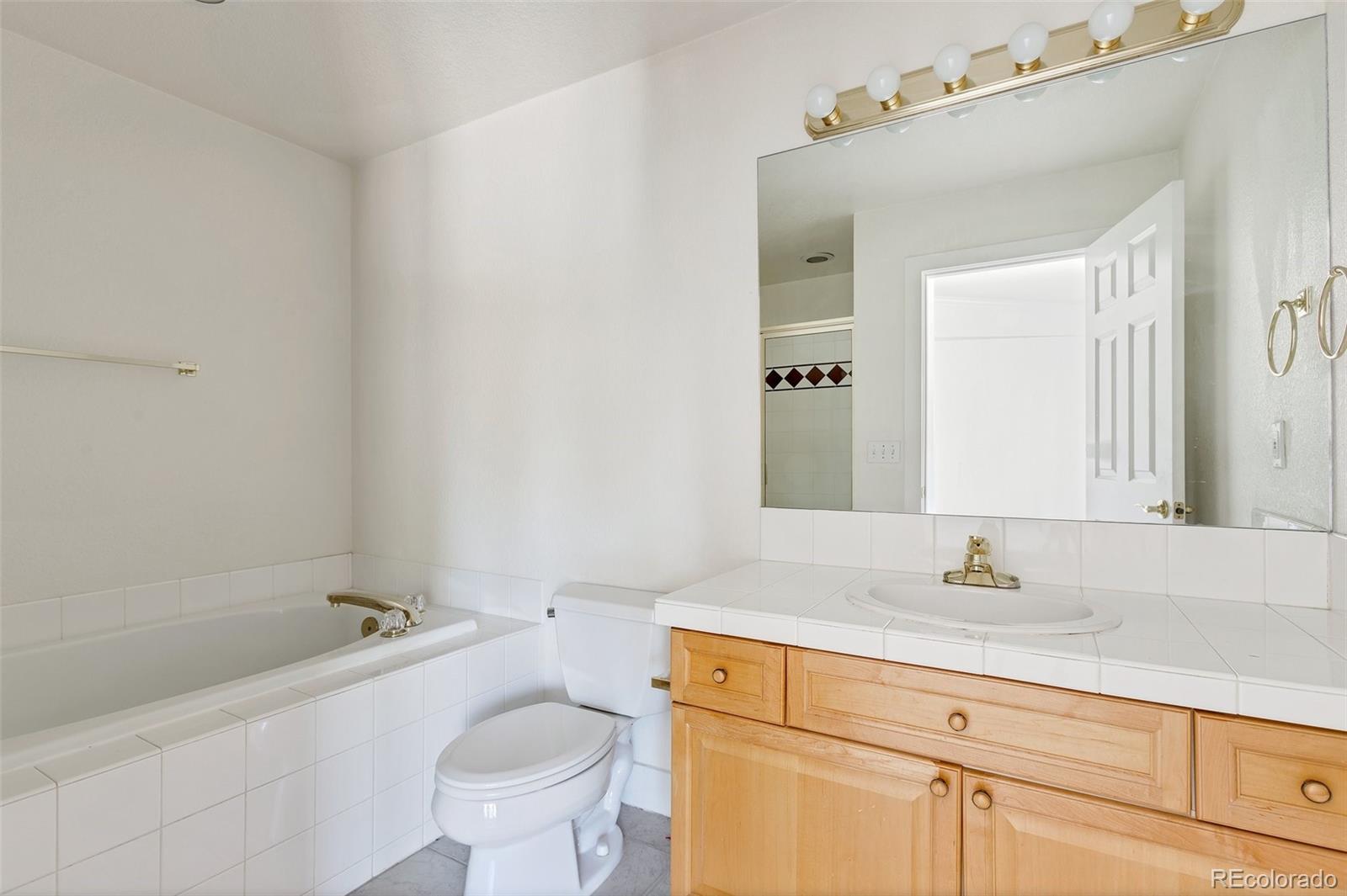 MLS Image #7 for 2660 s university boulevard,denver, Colorado