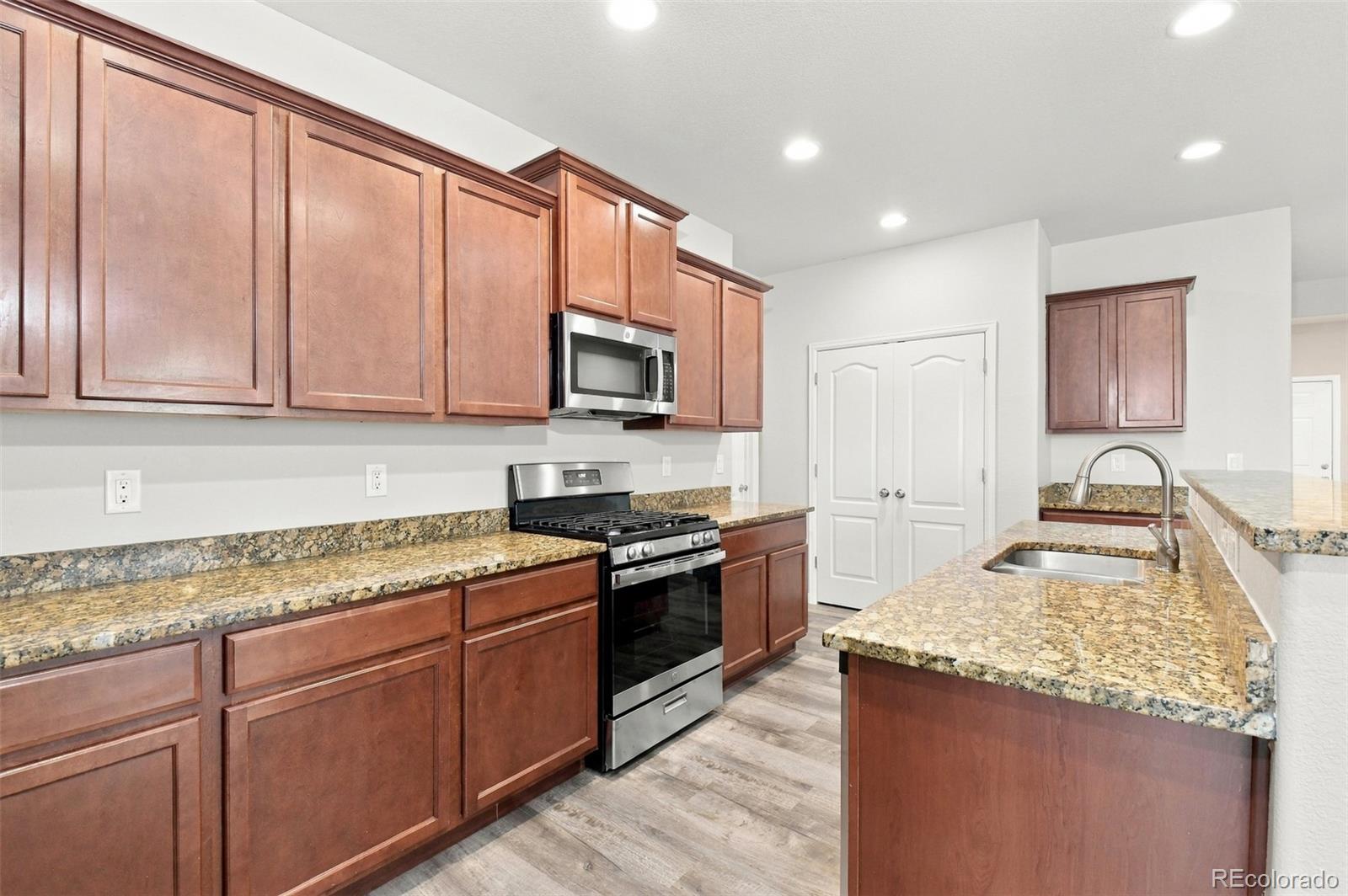 MLS Image #3 for 9548  dahlia lane,thornton, Colorado