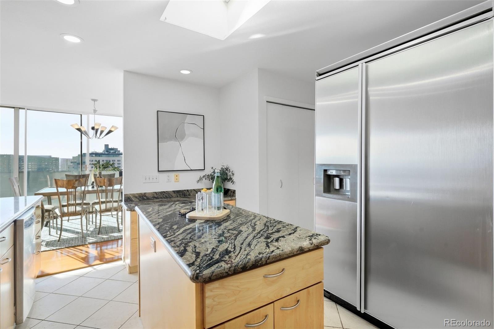 MLS Image #15 for 909 n logan street a,denver, Colorado
