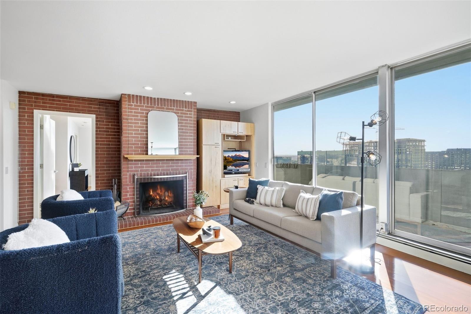 MLS Image #18 for 909 n logan street a,denver, Colorado