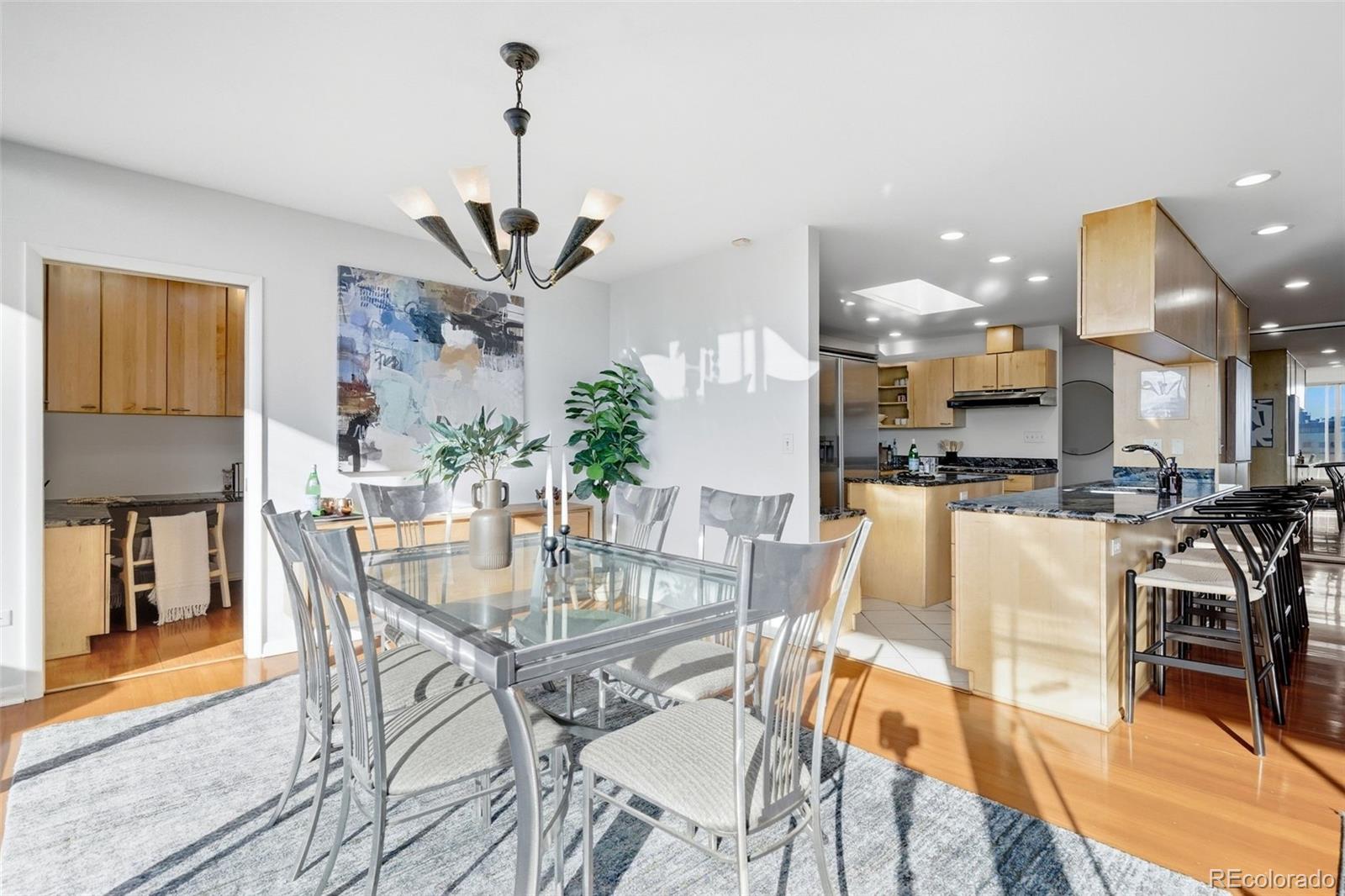 MLS Image #22 for 909 n logan street a,denver, Colorado