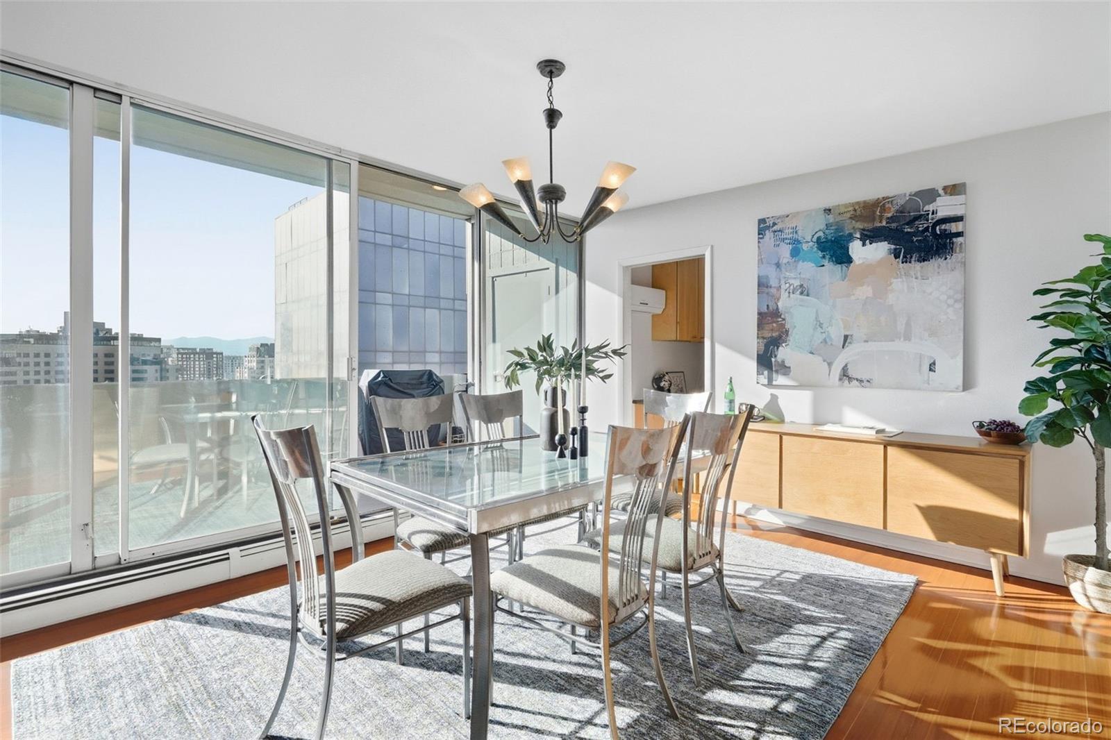 MLS Image #23 for 909 n logan street a,denver, Colorado