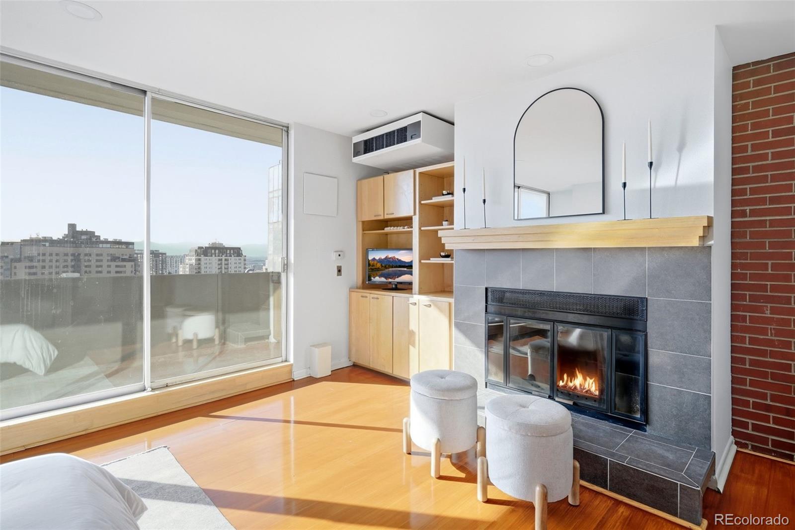 MLS Image #28 for 909 n logan street a,denver, Colorado