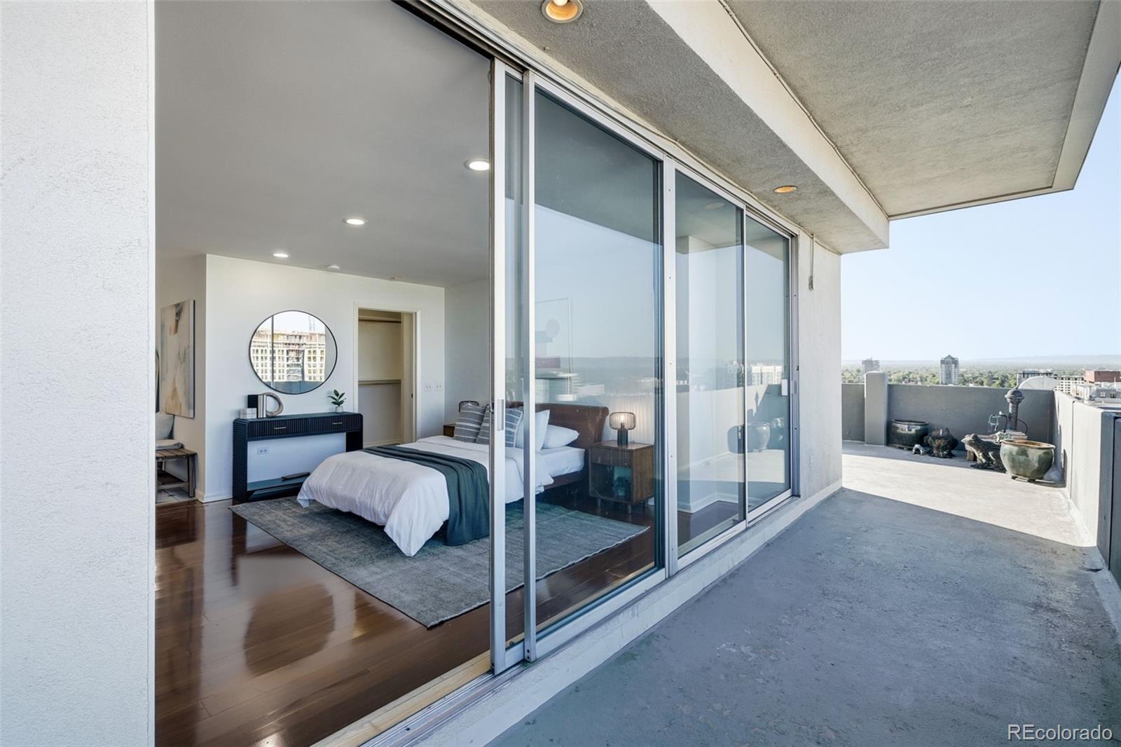 MLS Image #33 for 909 n logan street a,denver, Colorado