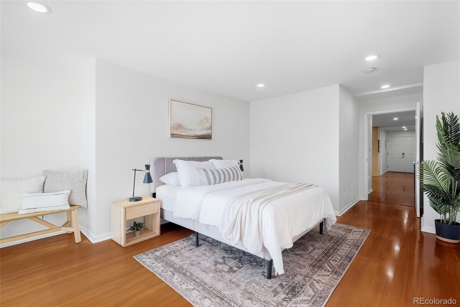 MLS Image #36 for 909 n logan street a,denver, Colorado