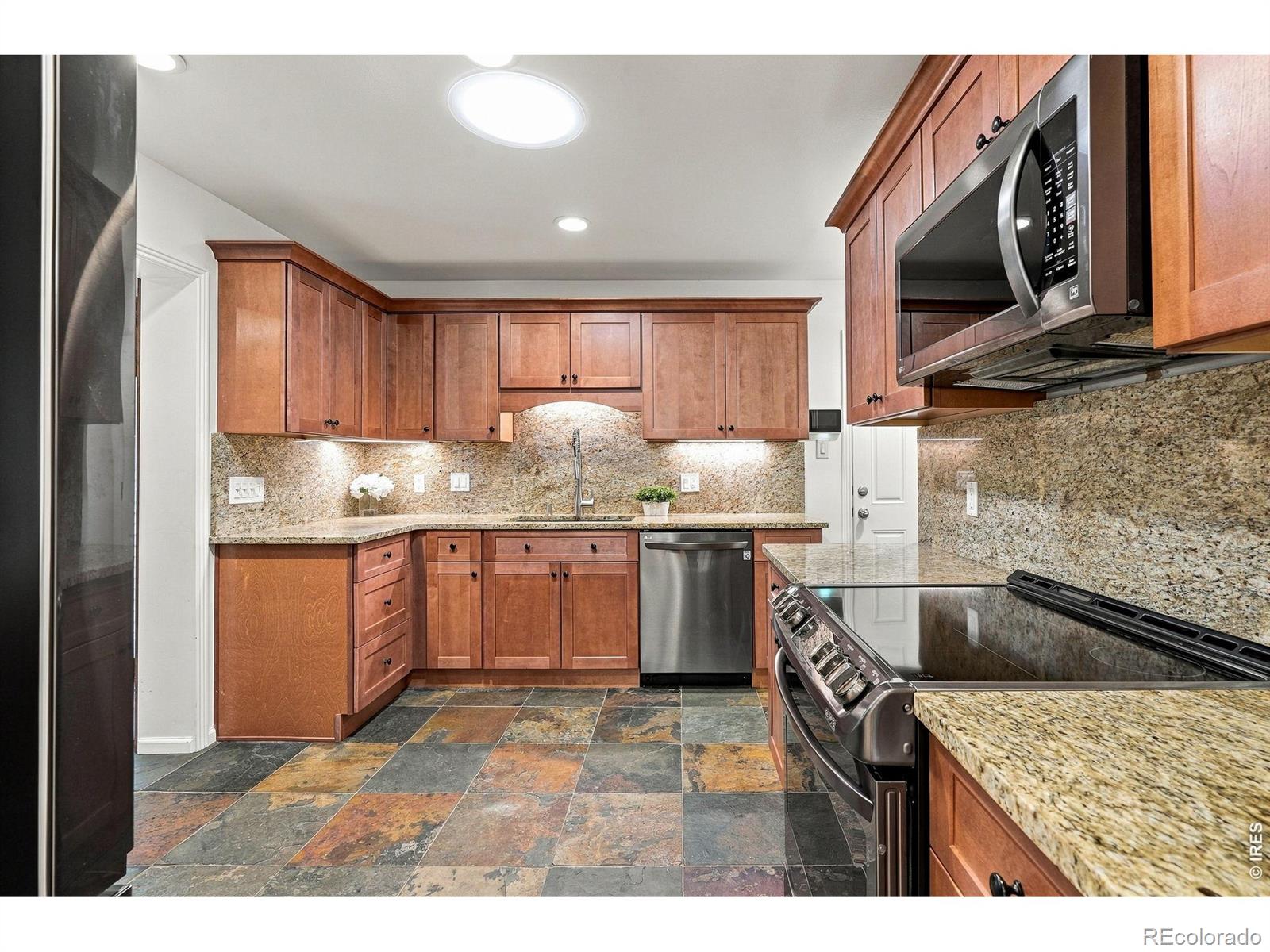 MLS Image #10 for 12154 w maryland drive,lakewood, Colorado