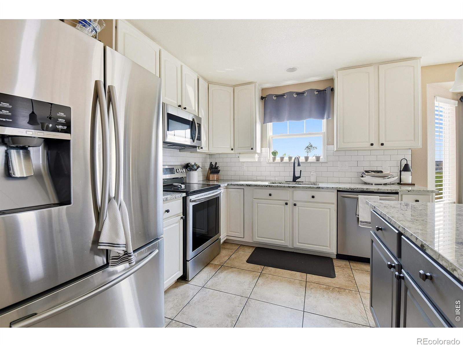MLS Image #4 for 23662 e mississippi circle,aurora, Colorado