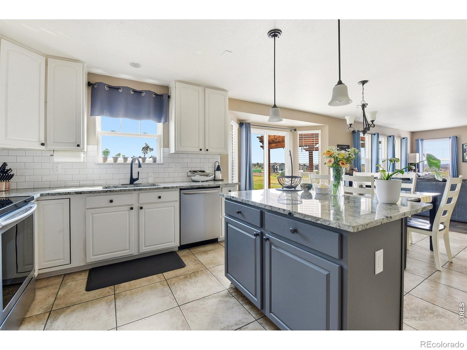 MLS Image #5 for 23662 e mississippi circle,aurora, Colorado