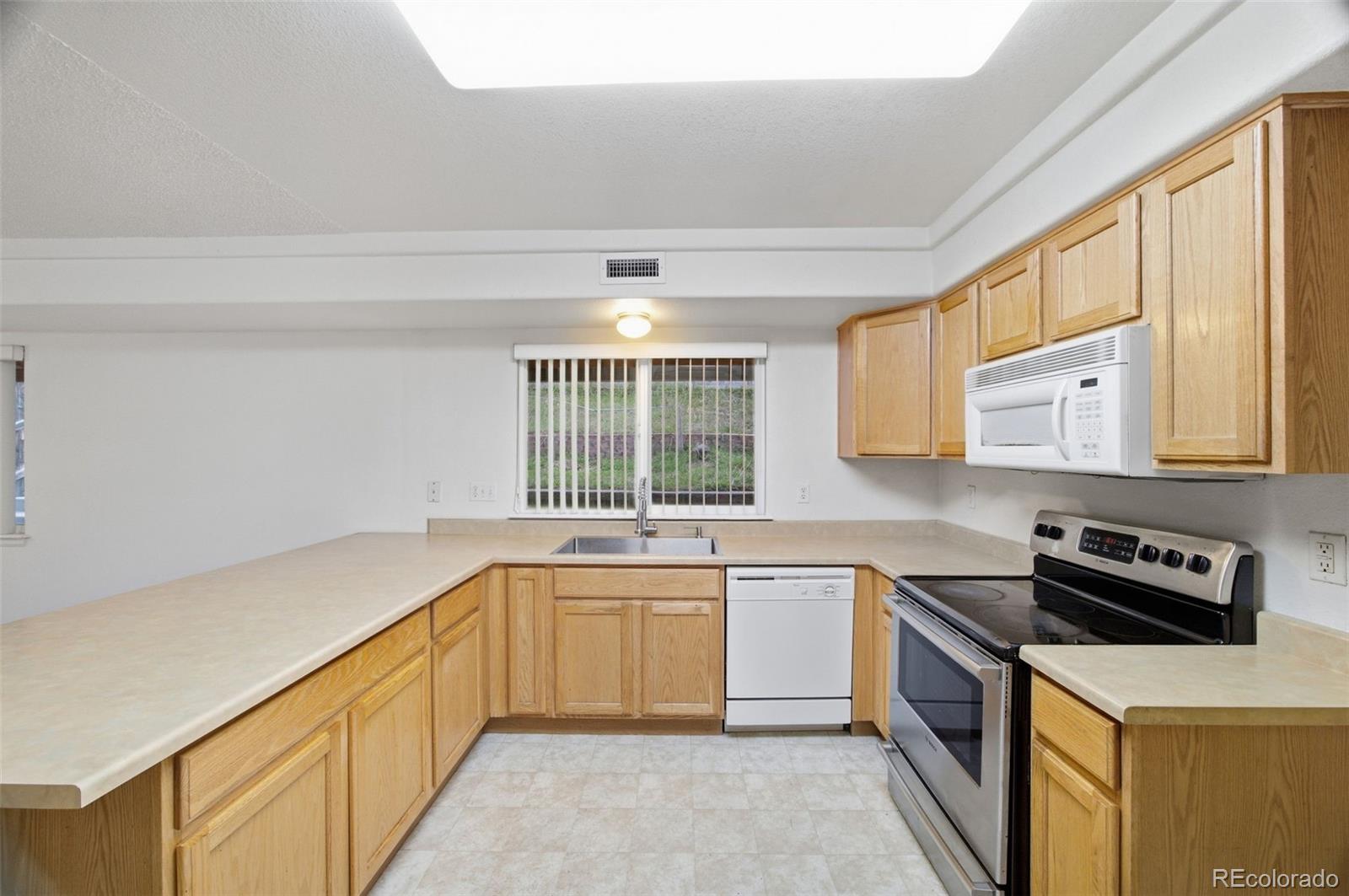 MLS Image #4 for 21136 e 40th place,denver, Colorado