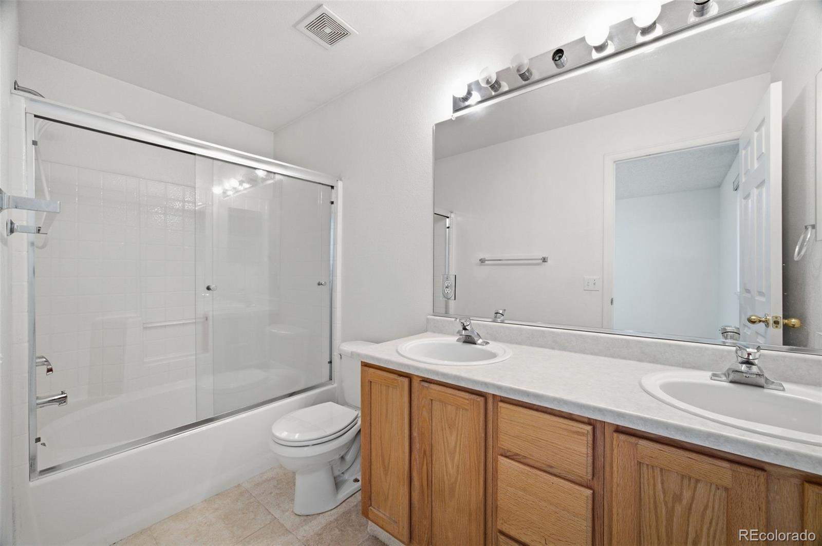 MLS Image #5 for 21136 e 40th place,denver, Colorado