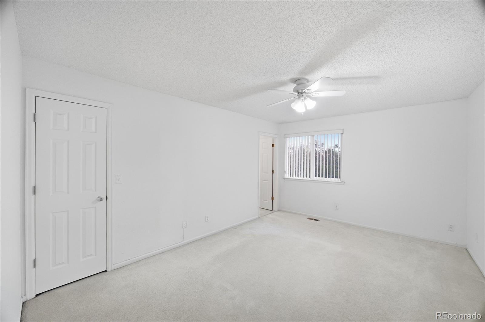 MLS Image #6 for 21136 e 40th place,denver, Colorado