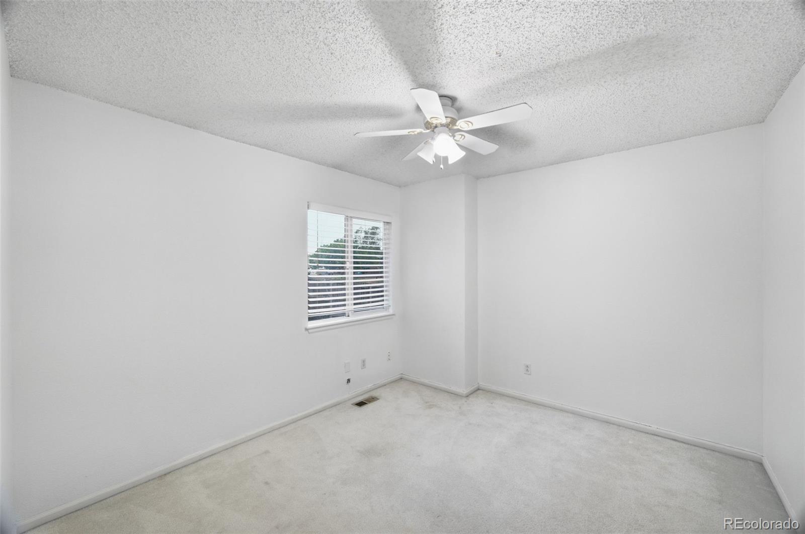 MLS Image #7 for 21136 e 40th place,denver, Colorado
