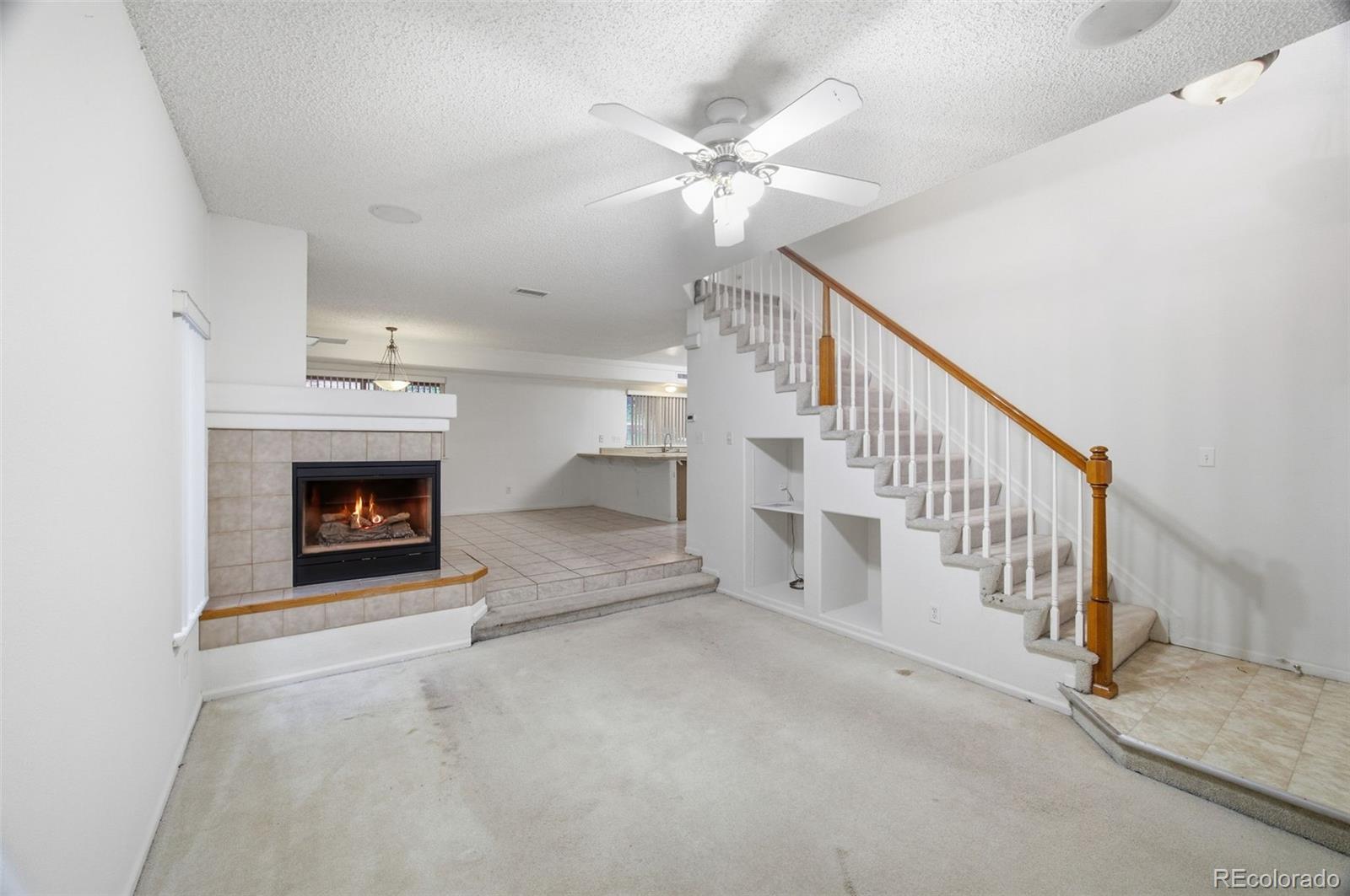 MLS Image #8 for 21136 e 40th place,denver, Colorado